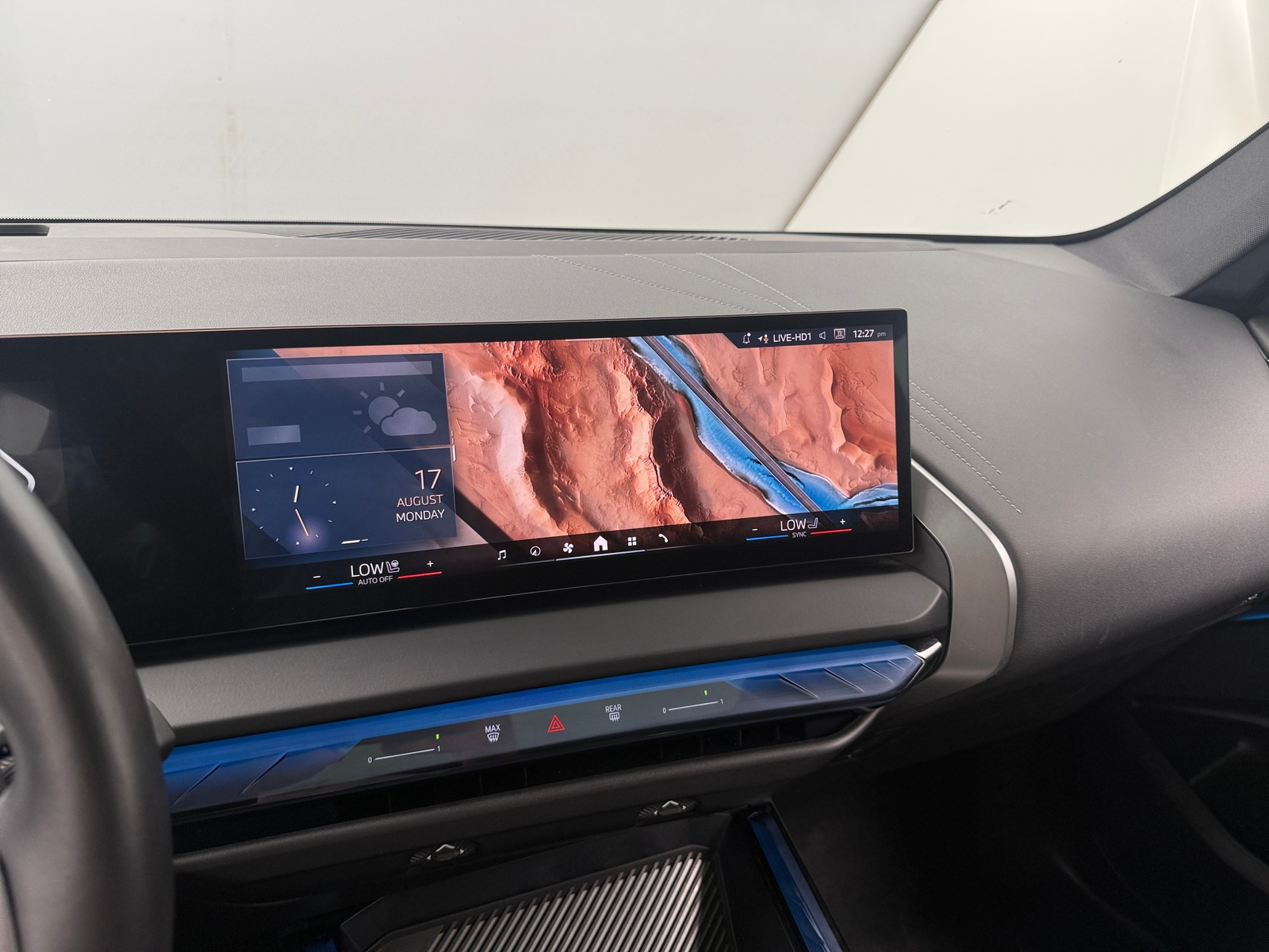 Thumbnail: 2025 BMW X3 - 3