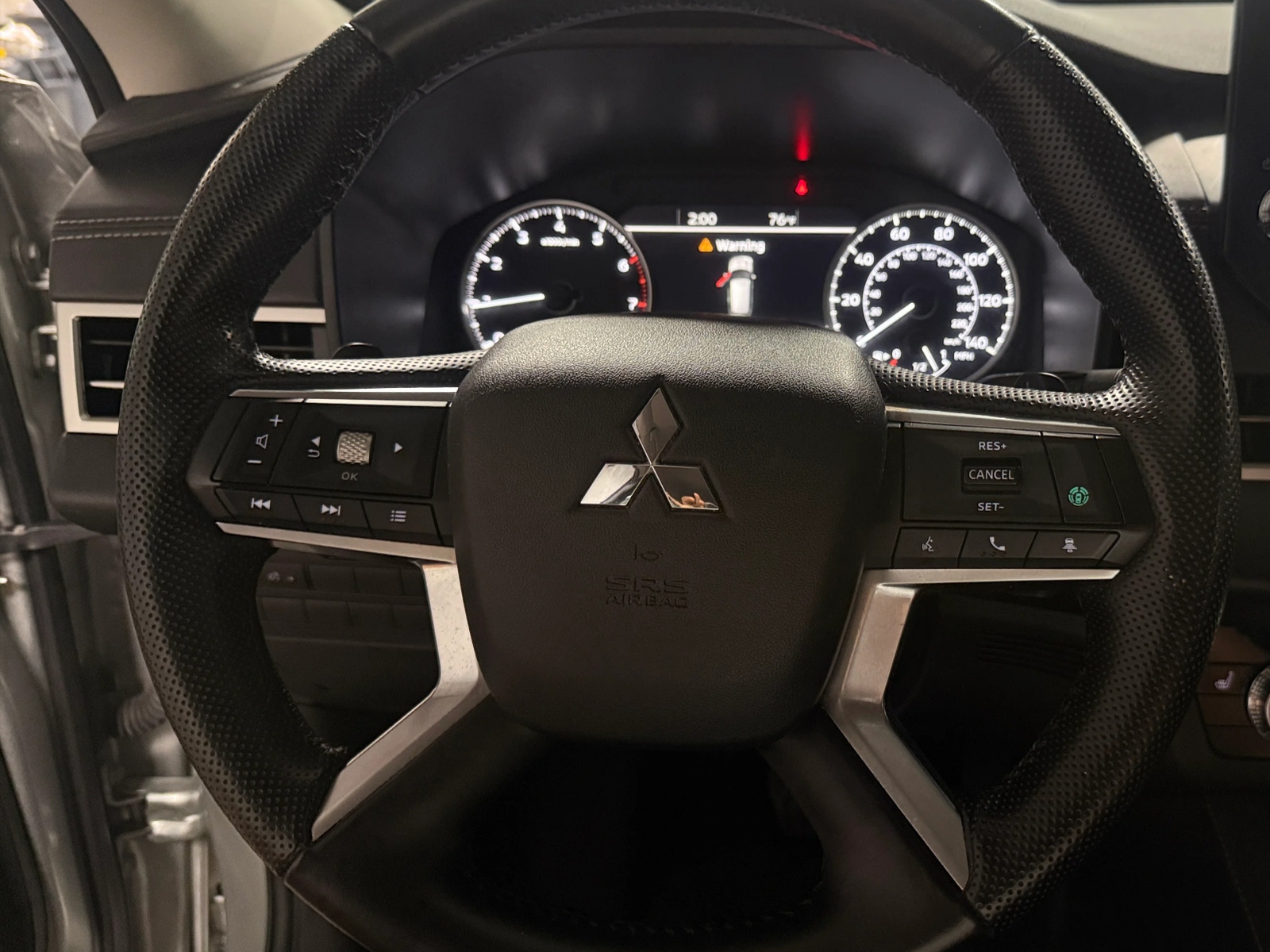 Thumbnail: 2024 Mitsubishi Outlander - 4