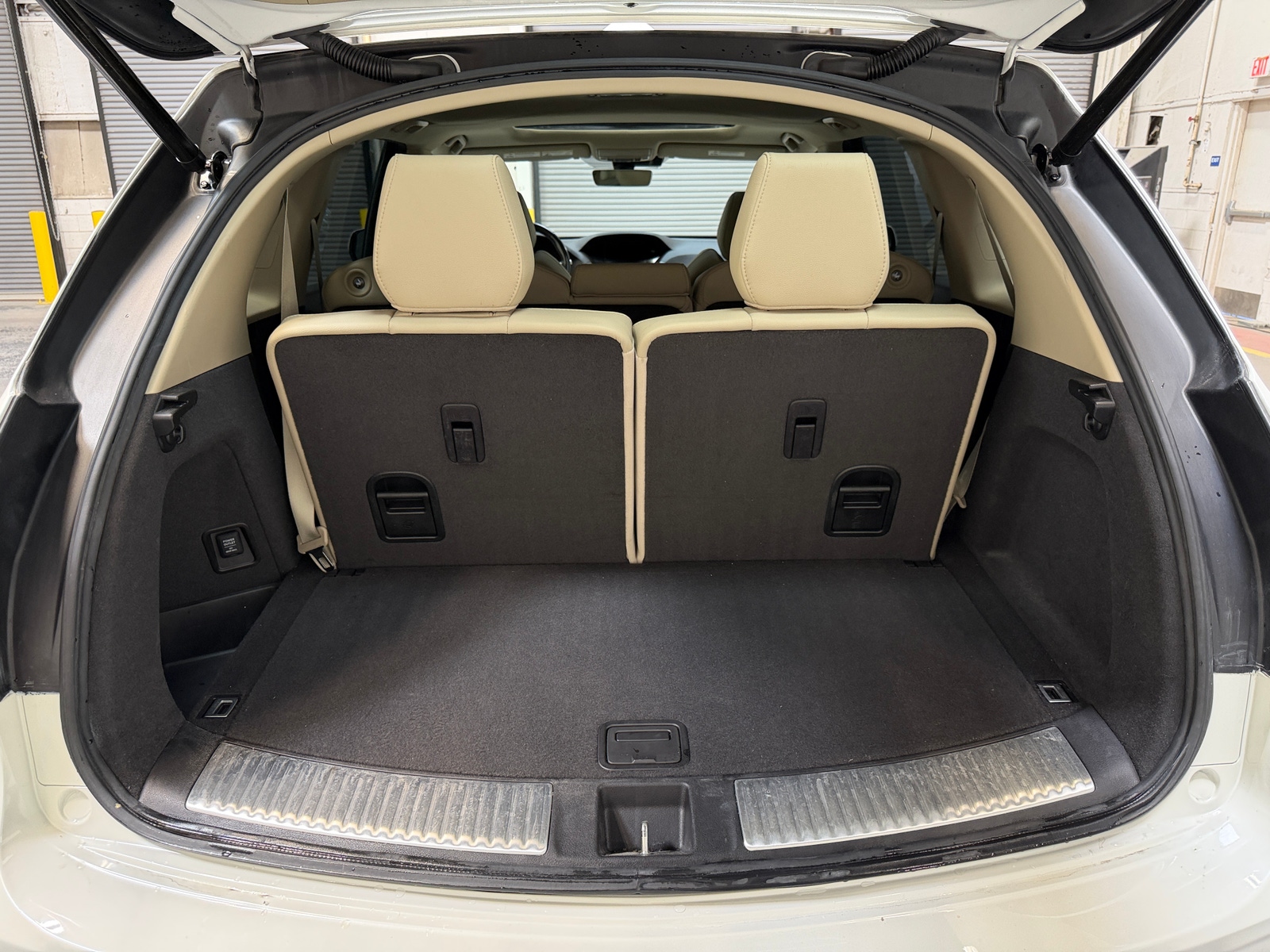 Thumbnail: 2017 Acura MDX - 6