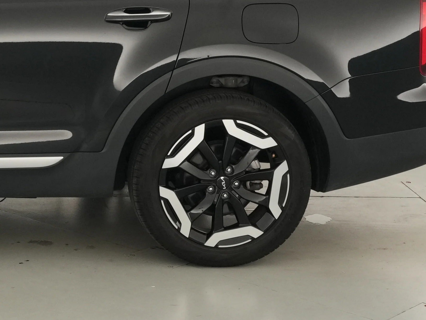 2025 Kia Telluride S - Photo 22