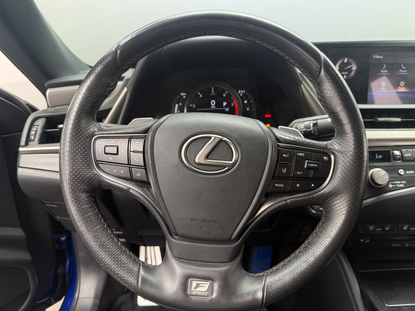 Thumbnail: 2021 Lexus ES - 4
