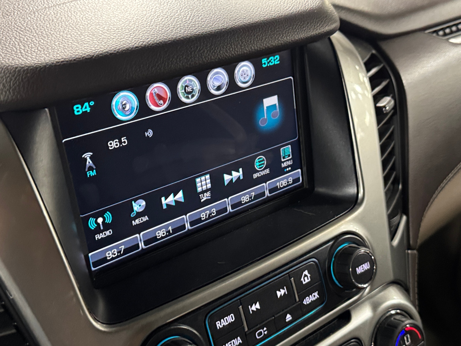 Thumbnail: 2016 Chevrolet Tahoe - 3