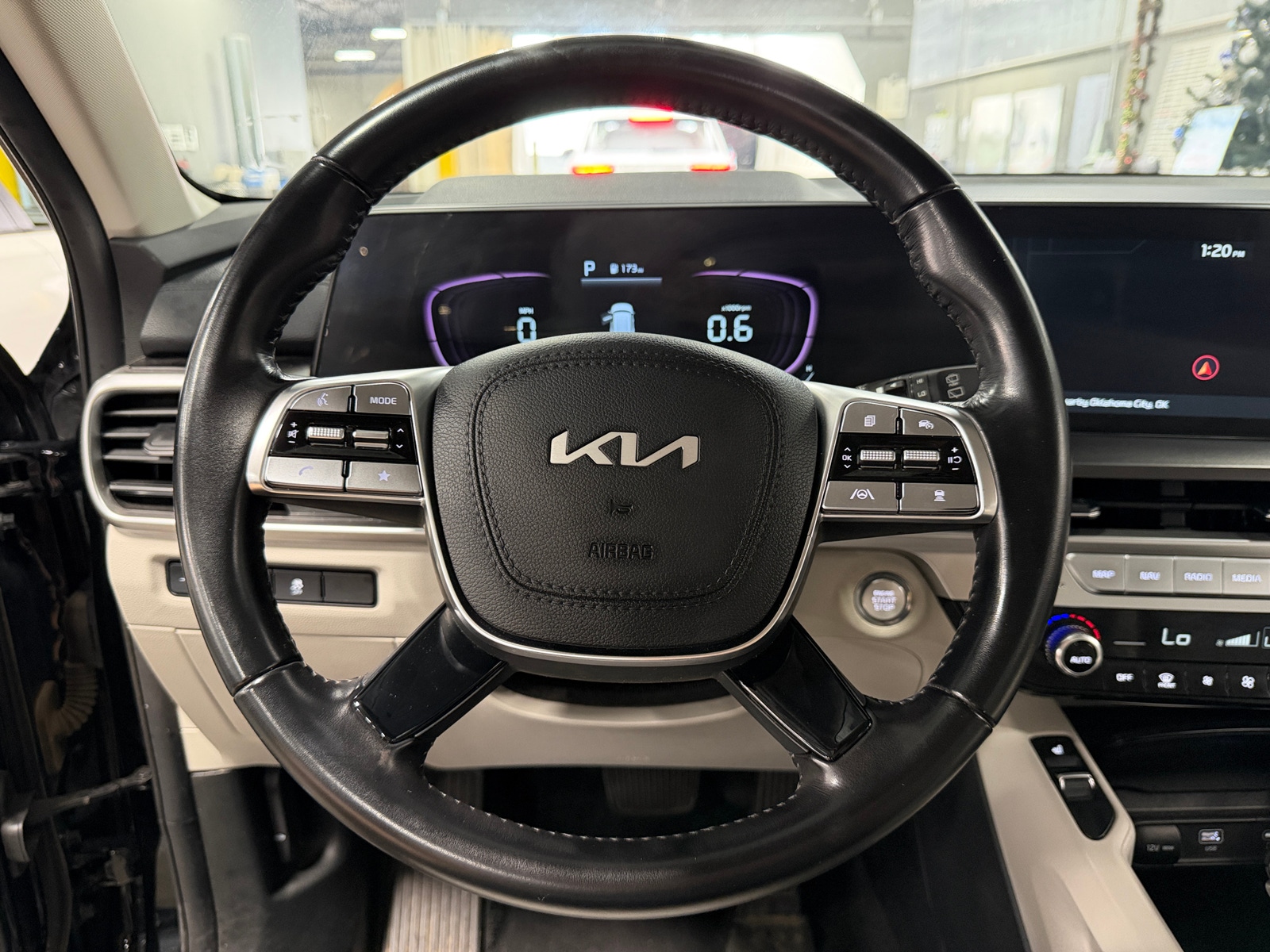 Thumbnail: 2023 Kia Telluride - 4