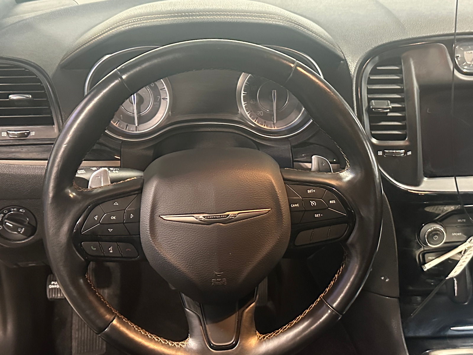 Thumbnail: 2020 Chrysler 300 - 4