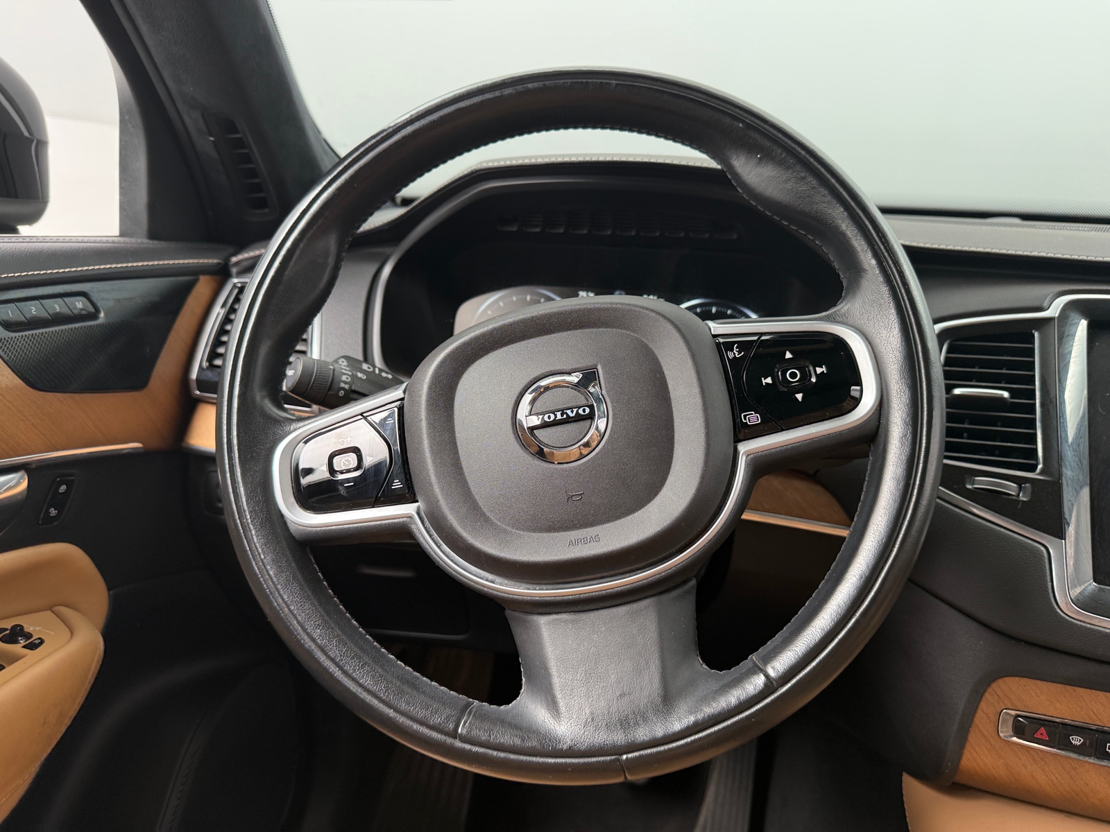 Thumbnail: 2019 Volvo XC90 - 4