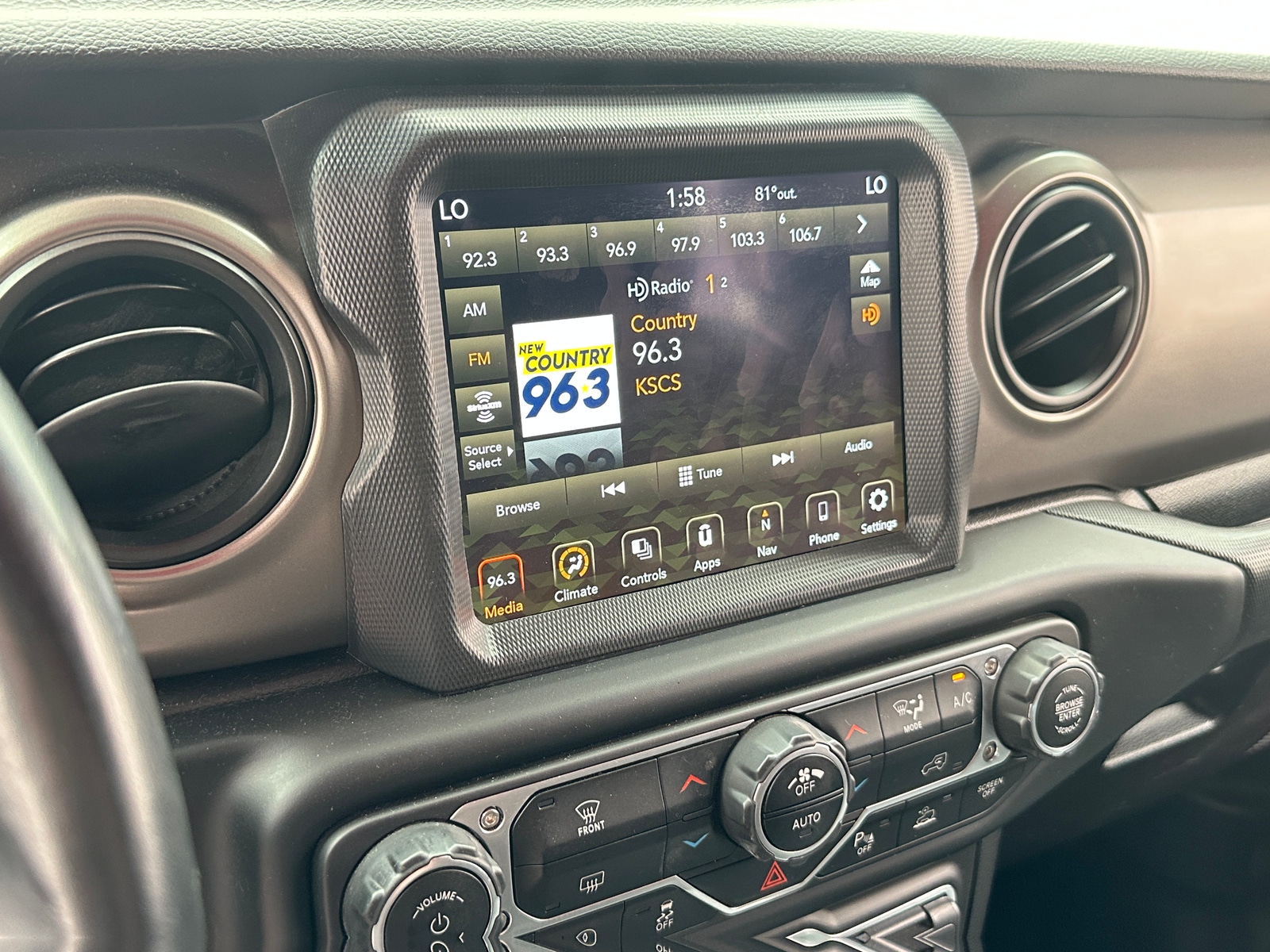Thumbnail: 2021 Jeep Gladiator - 4