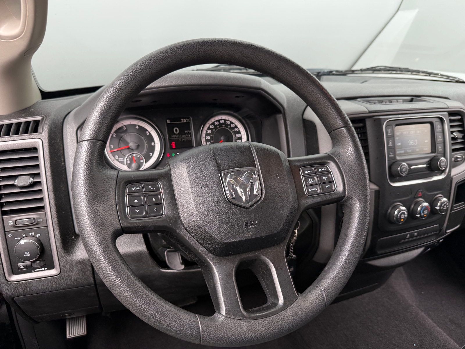 Thumbnail: 2019 RAM 1500 Classic - 5