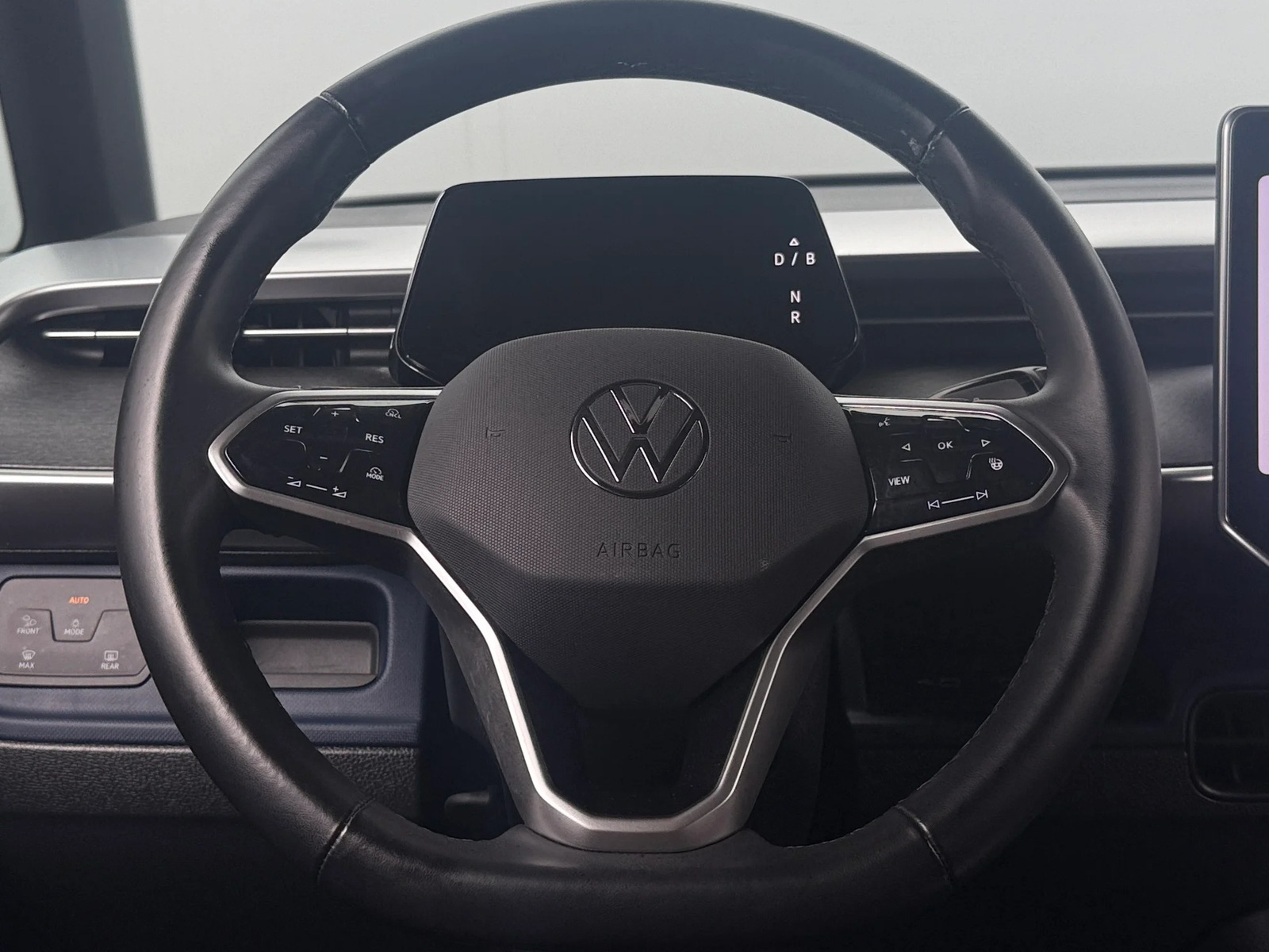 Thumbnail: 2025 Volkswagen ID.Buzz - 4