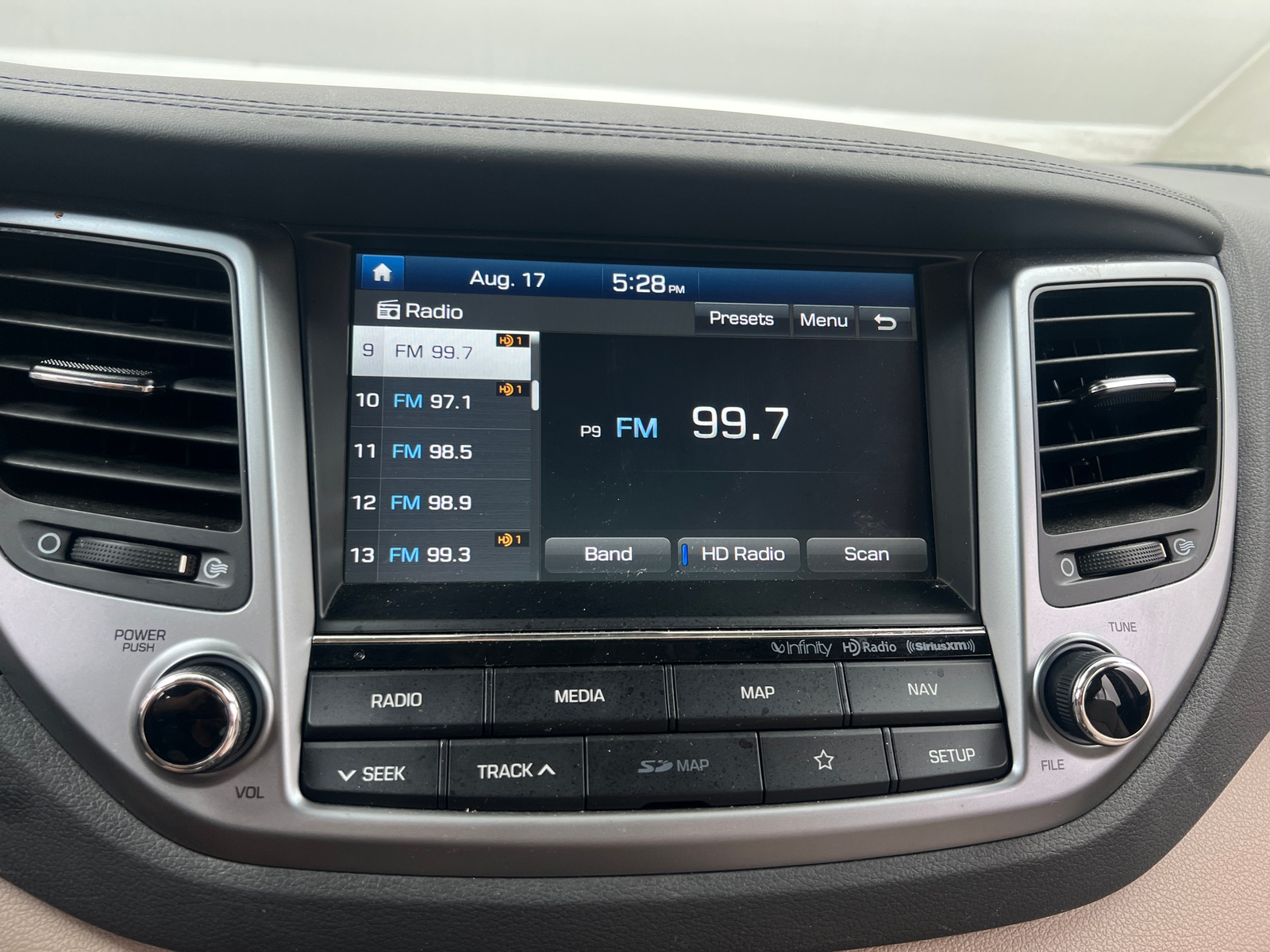 Thumbnail: 2018 Hyundai Tucson - 4