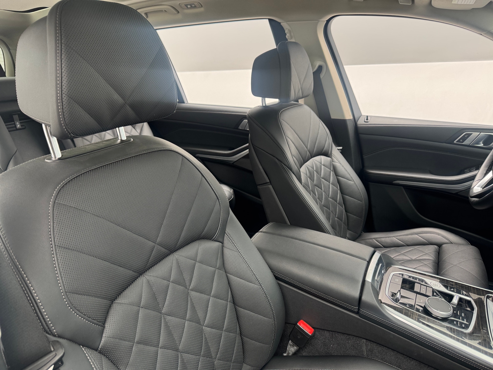 Thumbnail: 2025 BMW X7 - 2