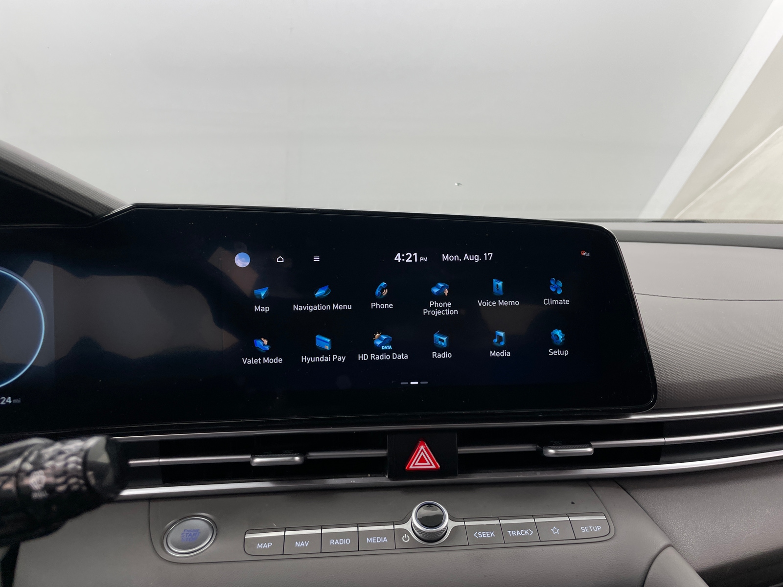 Thumbnail: 2023 Hyundai Elantra - 4