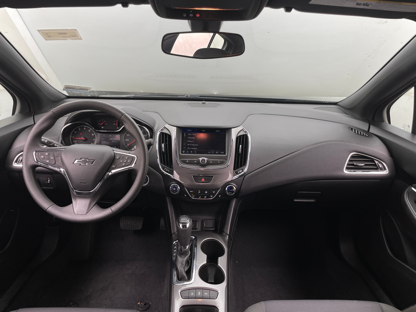Thumbnail: 2019 Chevrolet Cruze - 3