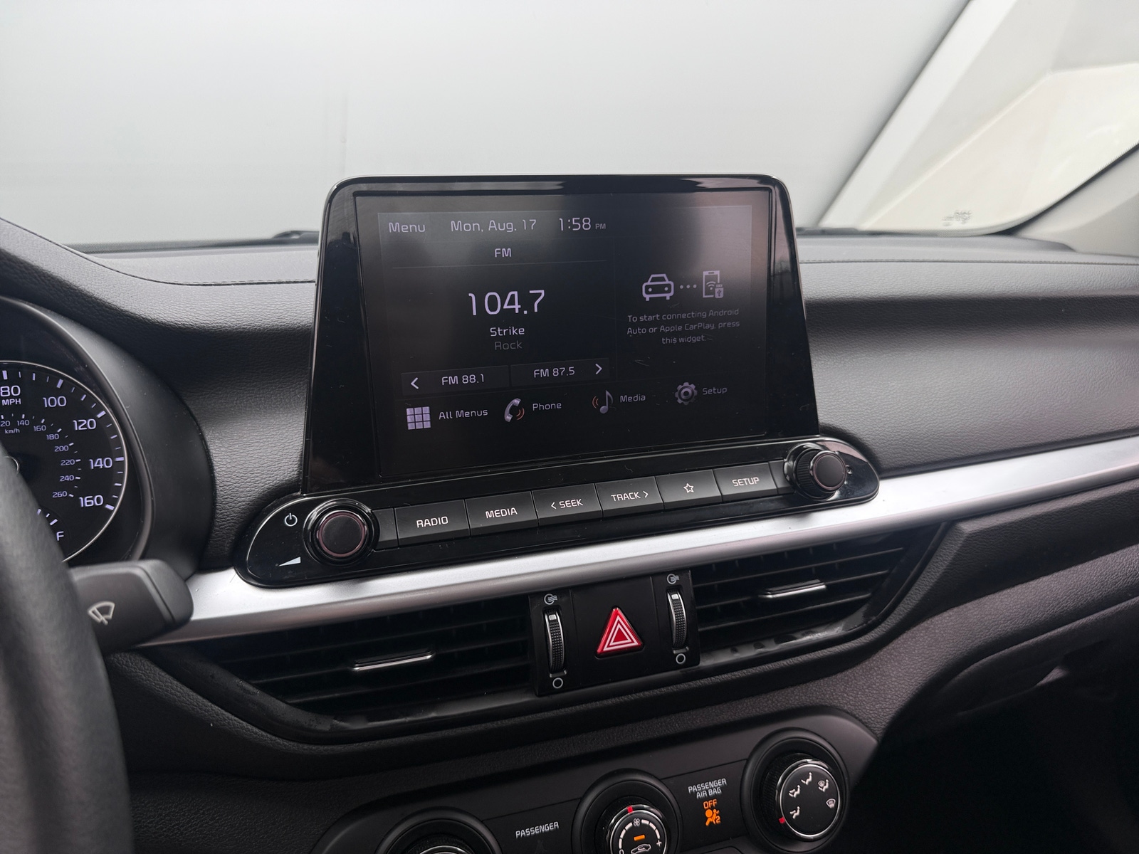 Thumbnail: 2024 Kia Forte - 4