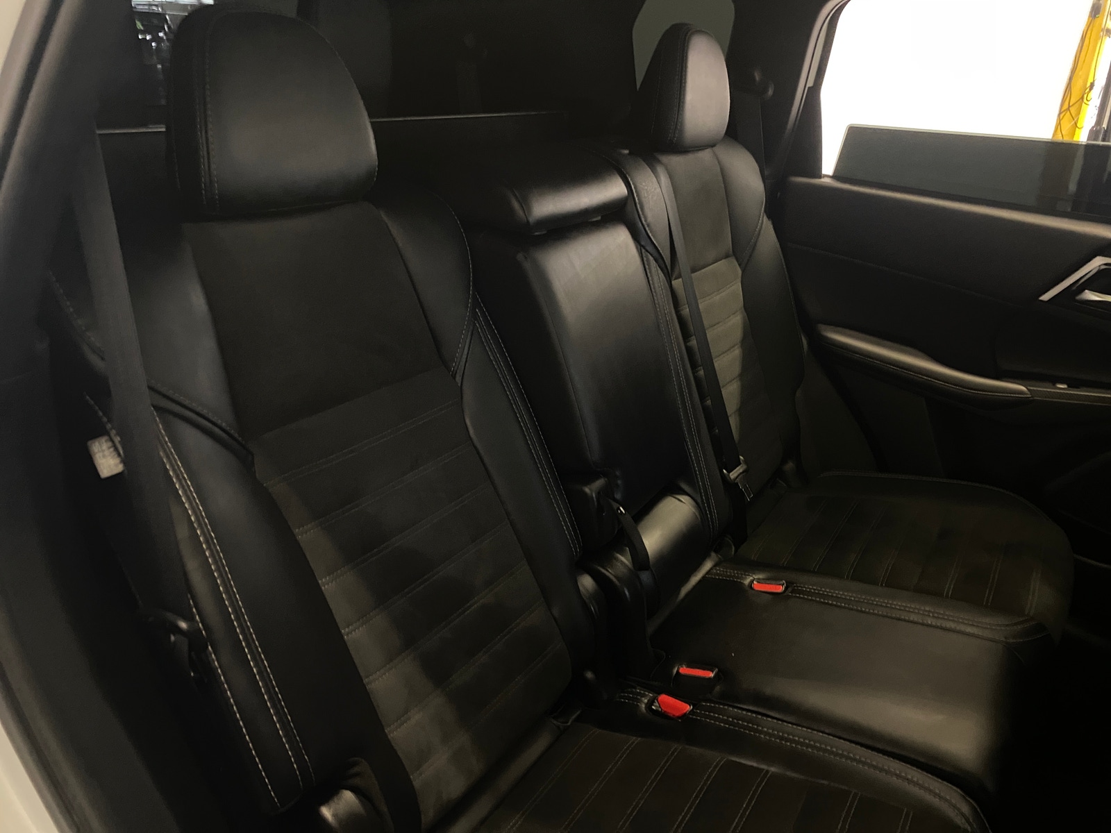 Thumbnail: 2024 Mitsubishi Outlander - 6