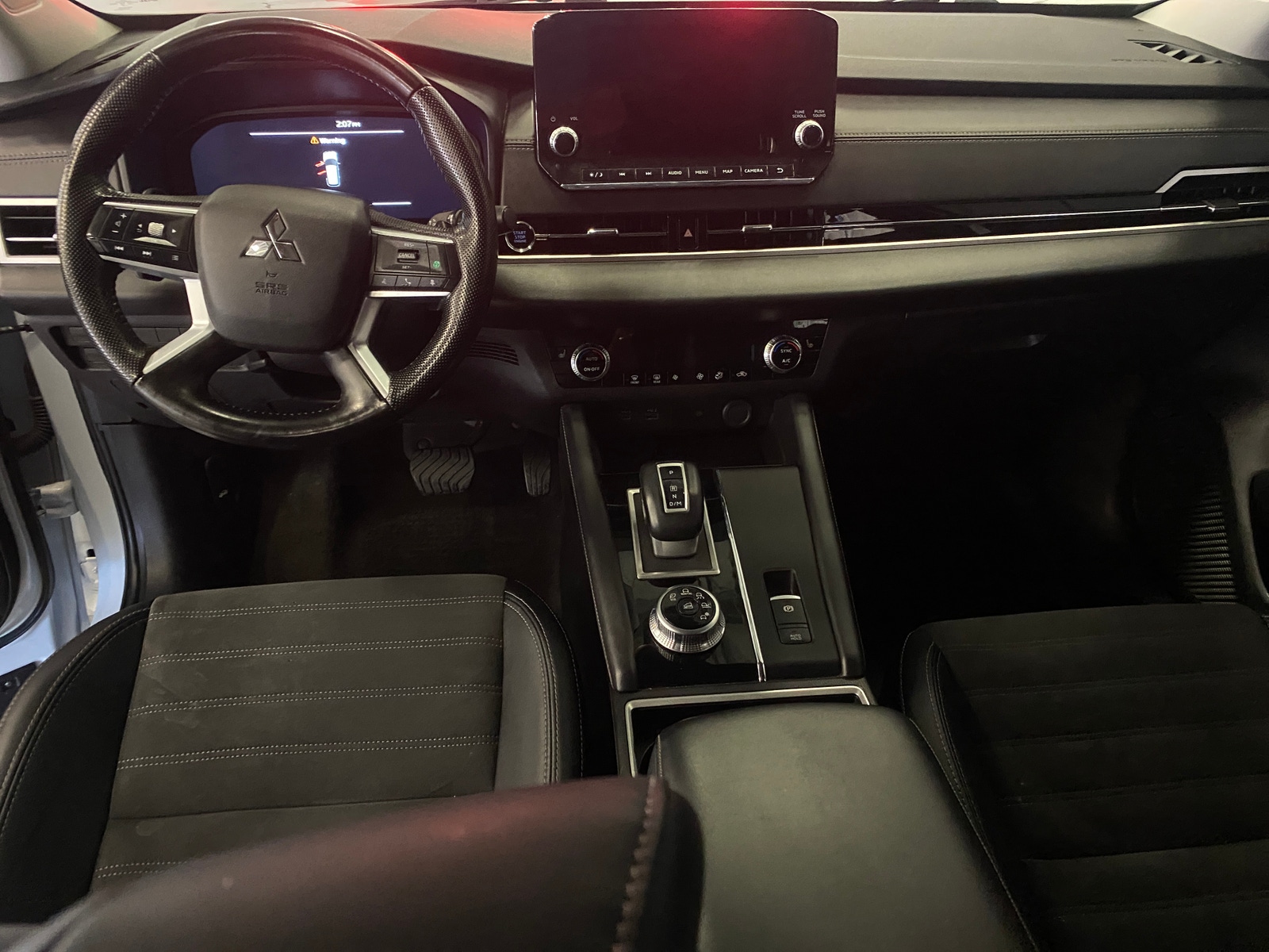 Thumbnail: 2024 Mitsubishi Outlander - 3
