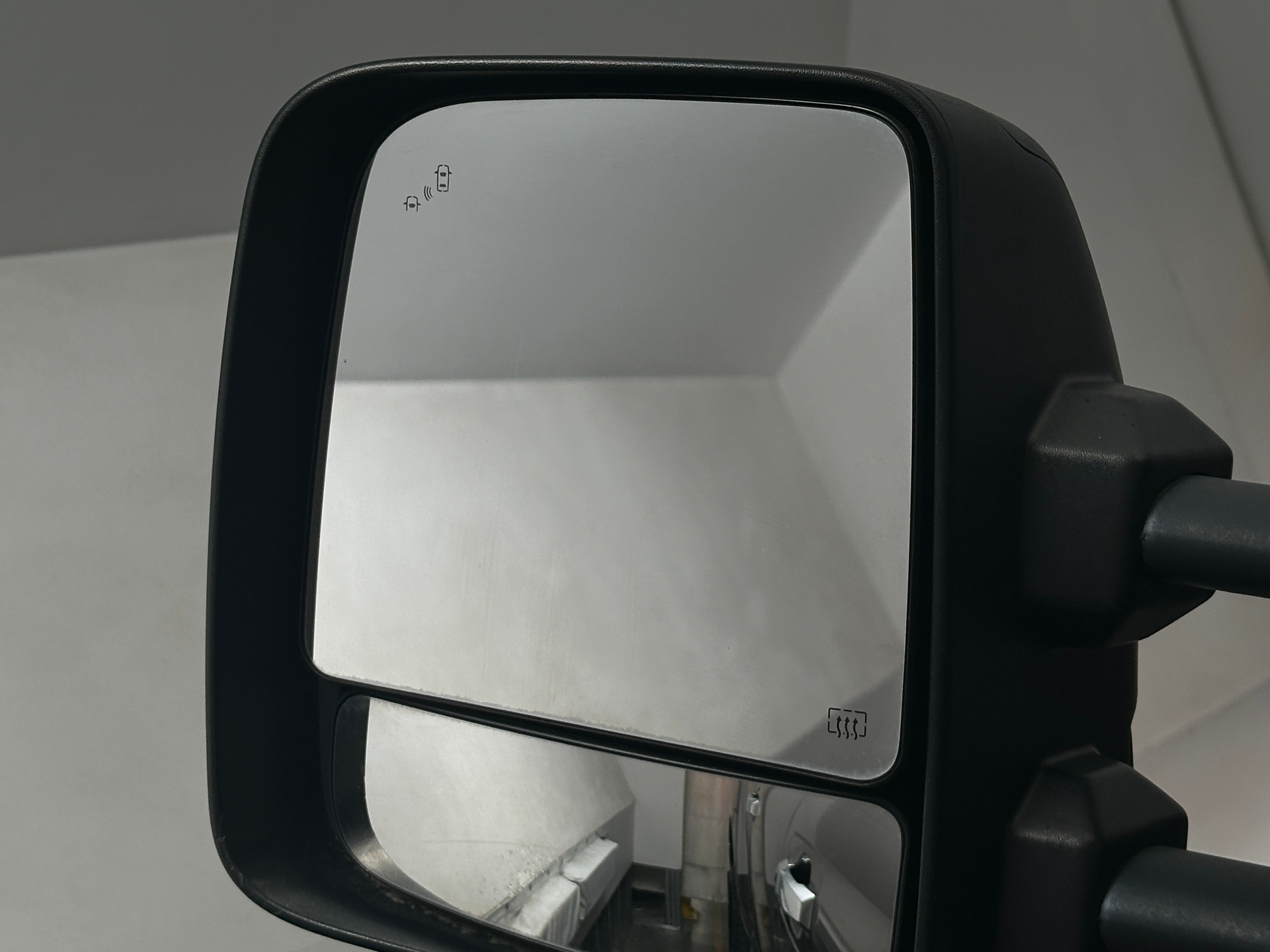 2017 Nissan Titan XD SV - Photo 11