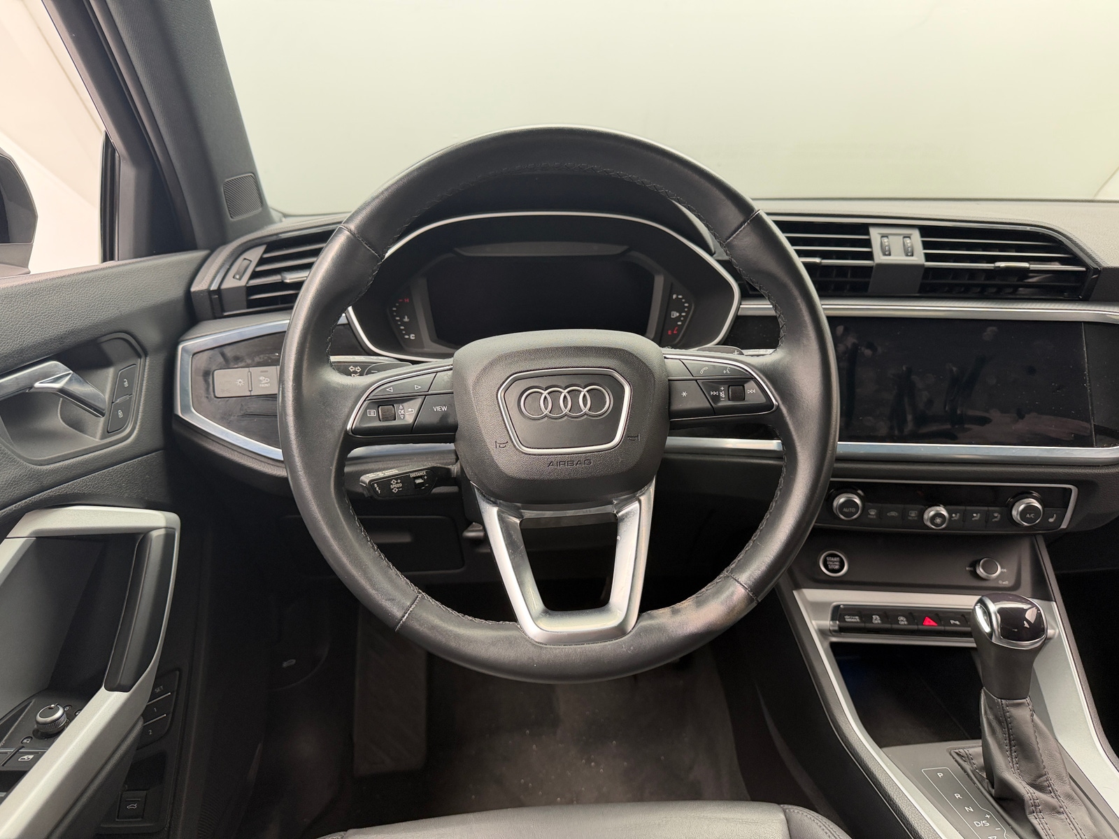 Thumbnail: 2022 Audi Q3 - 4