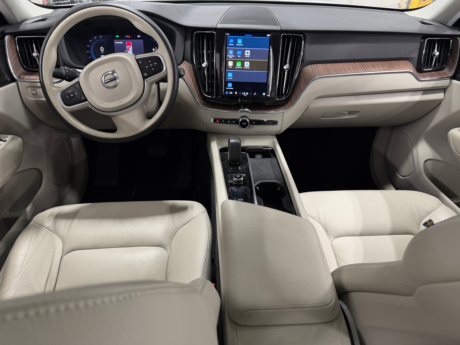 Thumbnail: 2022 Volvo XC60 - 2