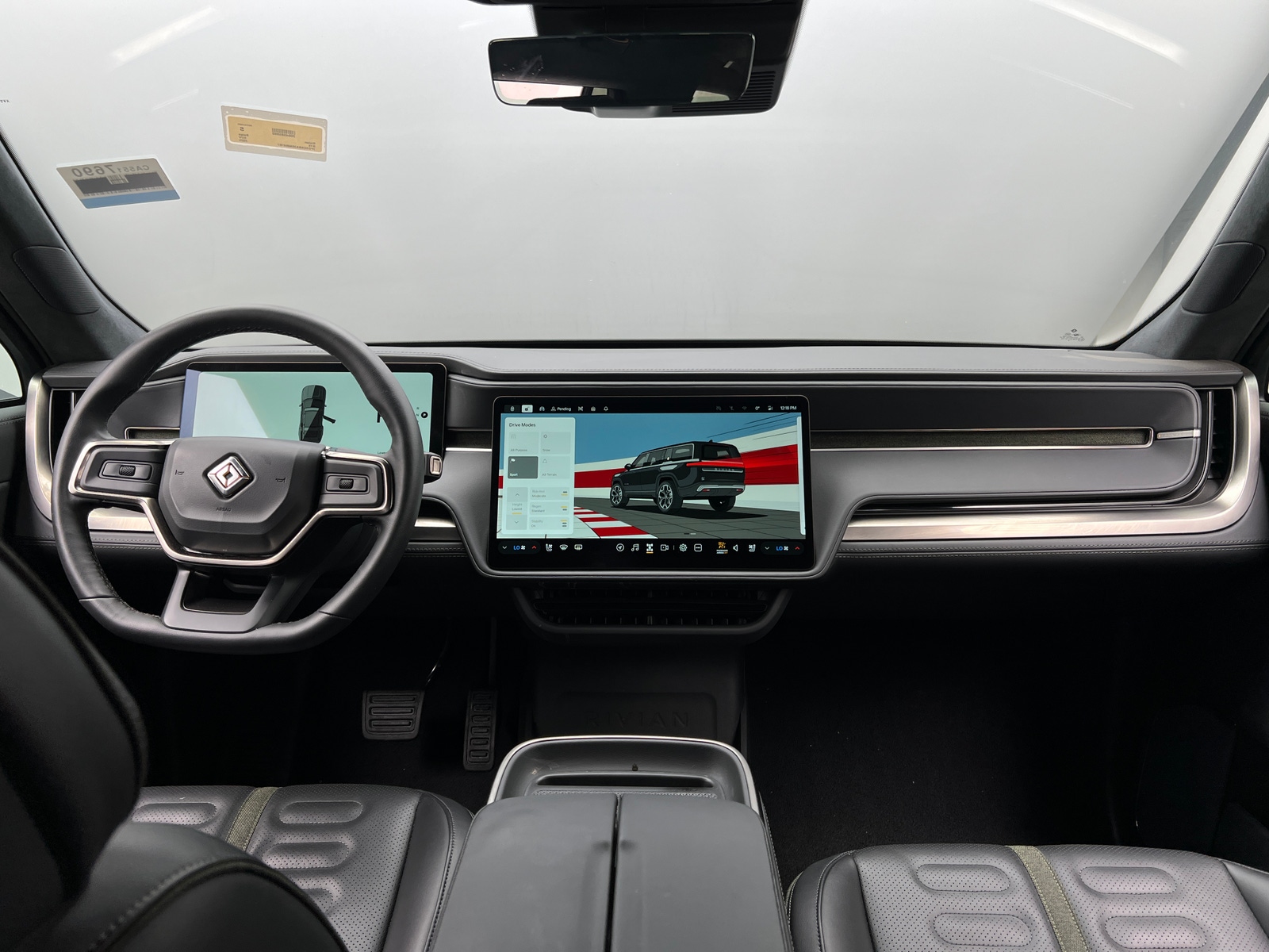 Thumbnail: 2025 Rivian R1S - 2