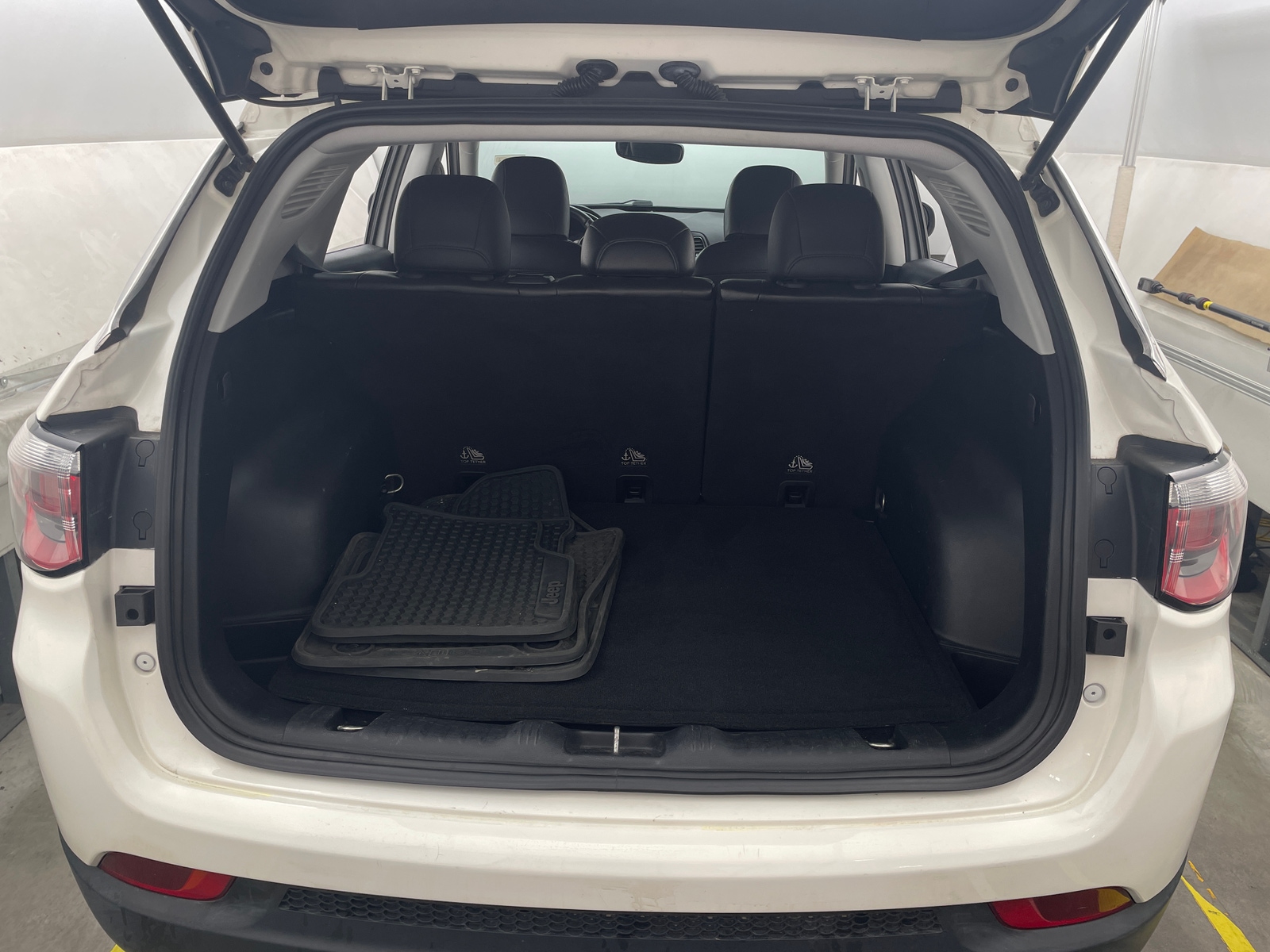 Thumbnail: 2018 Jeep Compass - 7