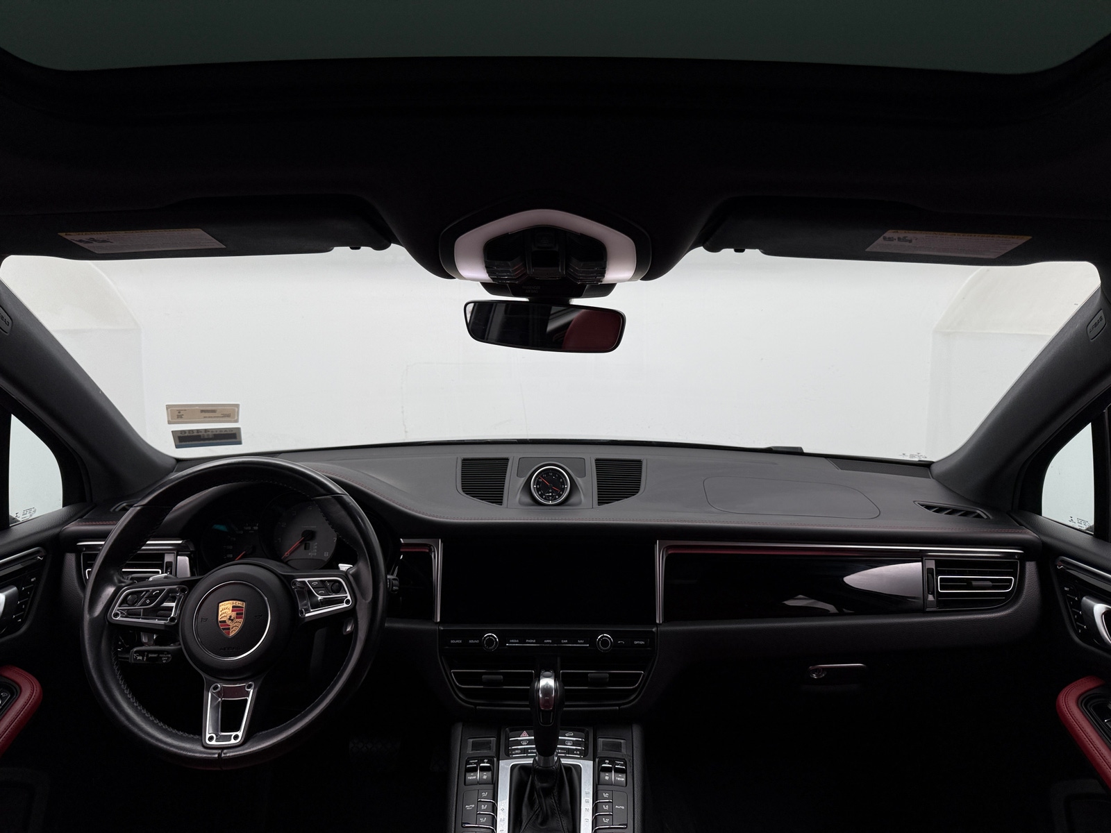 Thumbnail: 2019 Porsche Macan - 2