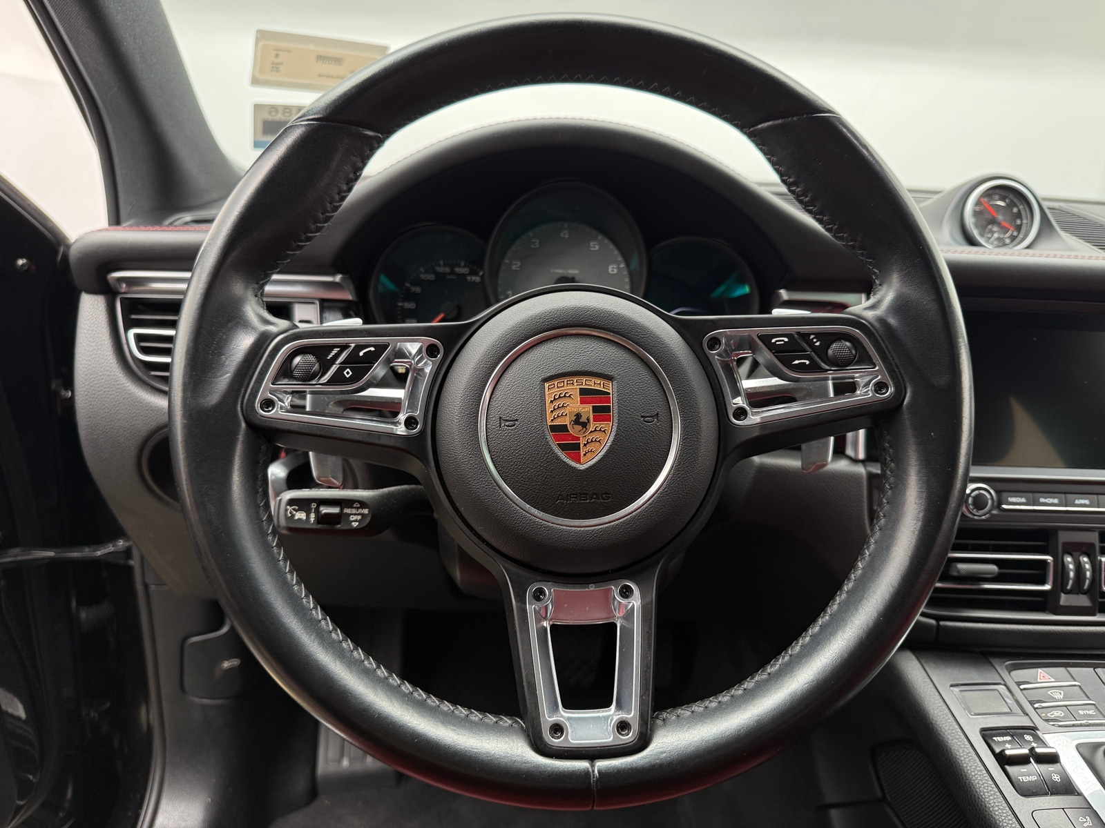 Thumbnail: 2019 Porsche Macan - 4