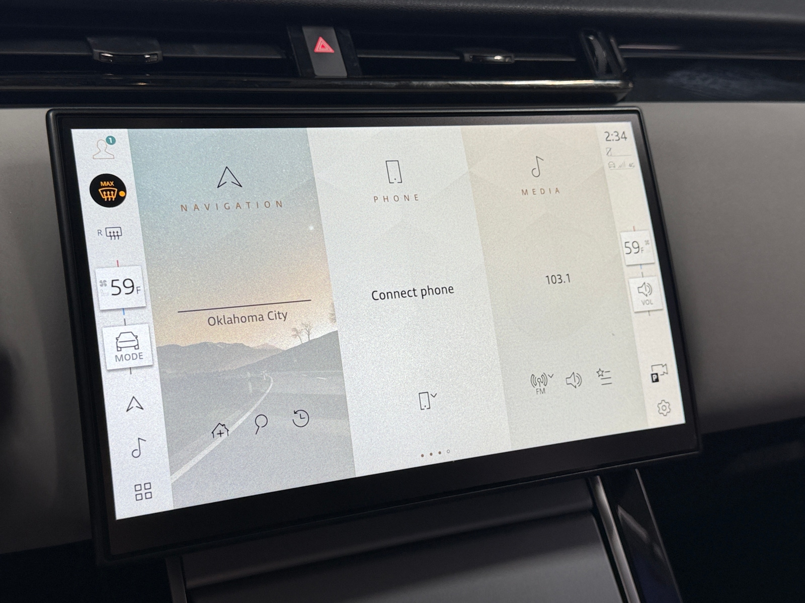 Thumbnail: 2025 Land Rover Range Rover Velar - 3