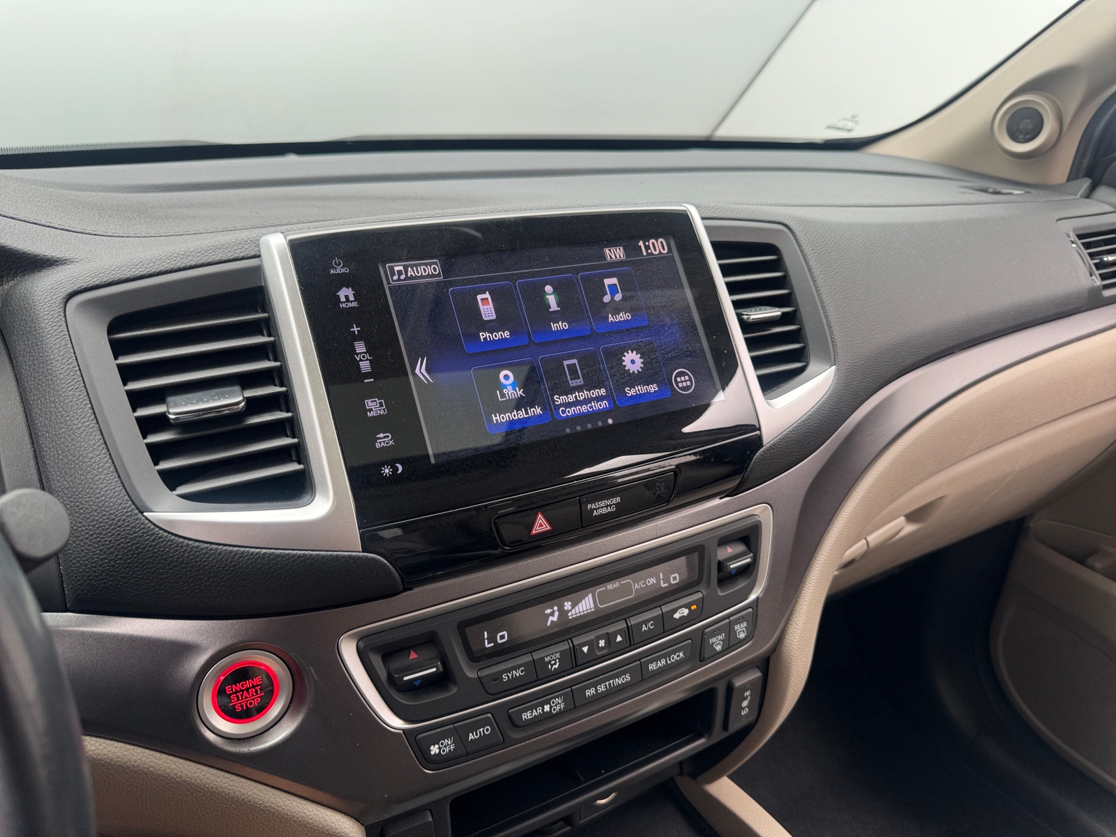 Thumbnail: 2018 Honda Pilot - 3