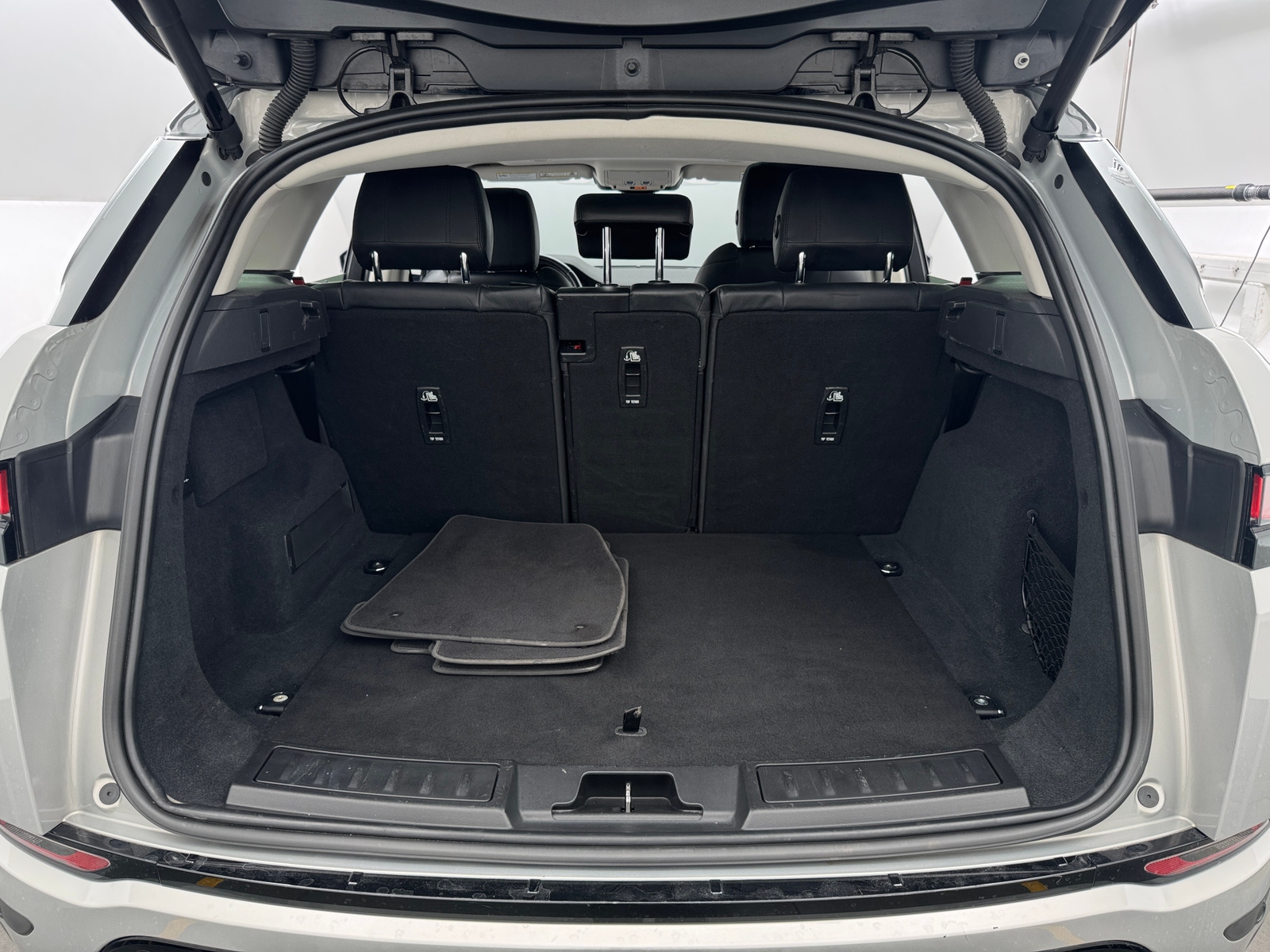 Thumbnail: 2021 Land Rover Range Rover Evoque - 6