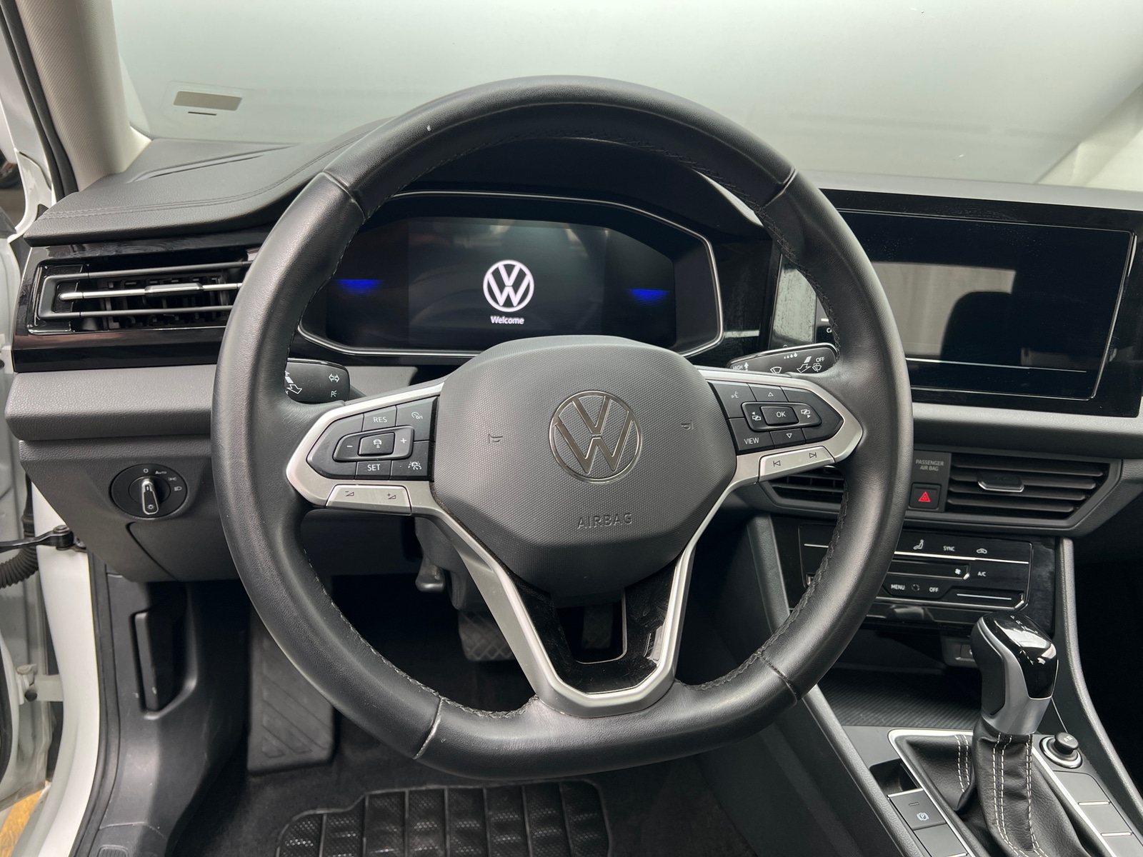 Thumbnail: 2025 Volkswagen Jetta - 5