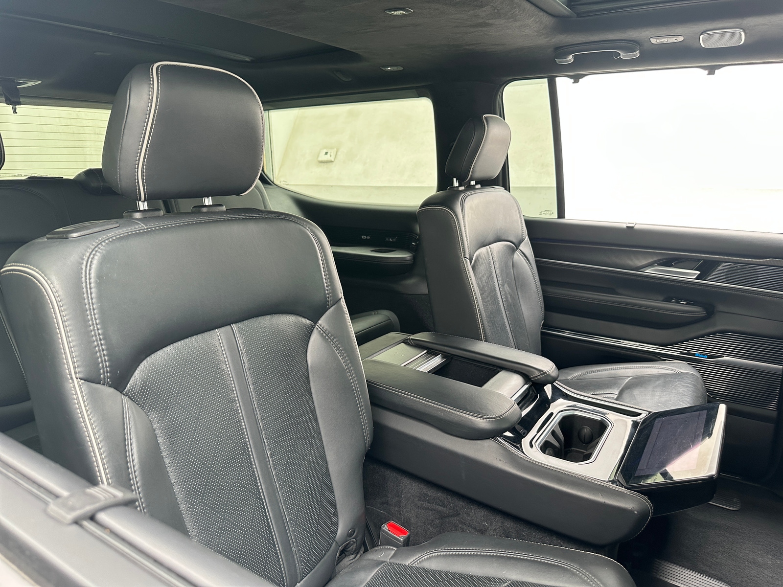 Thumbnail: 2024 Jeep Grand Wagoneer - 5