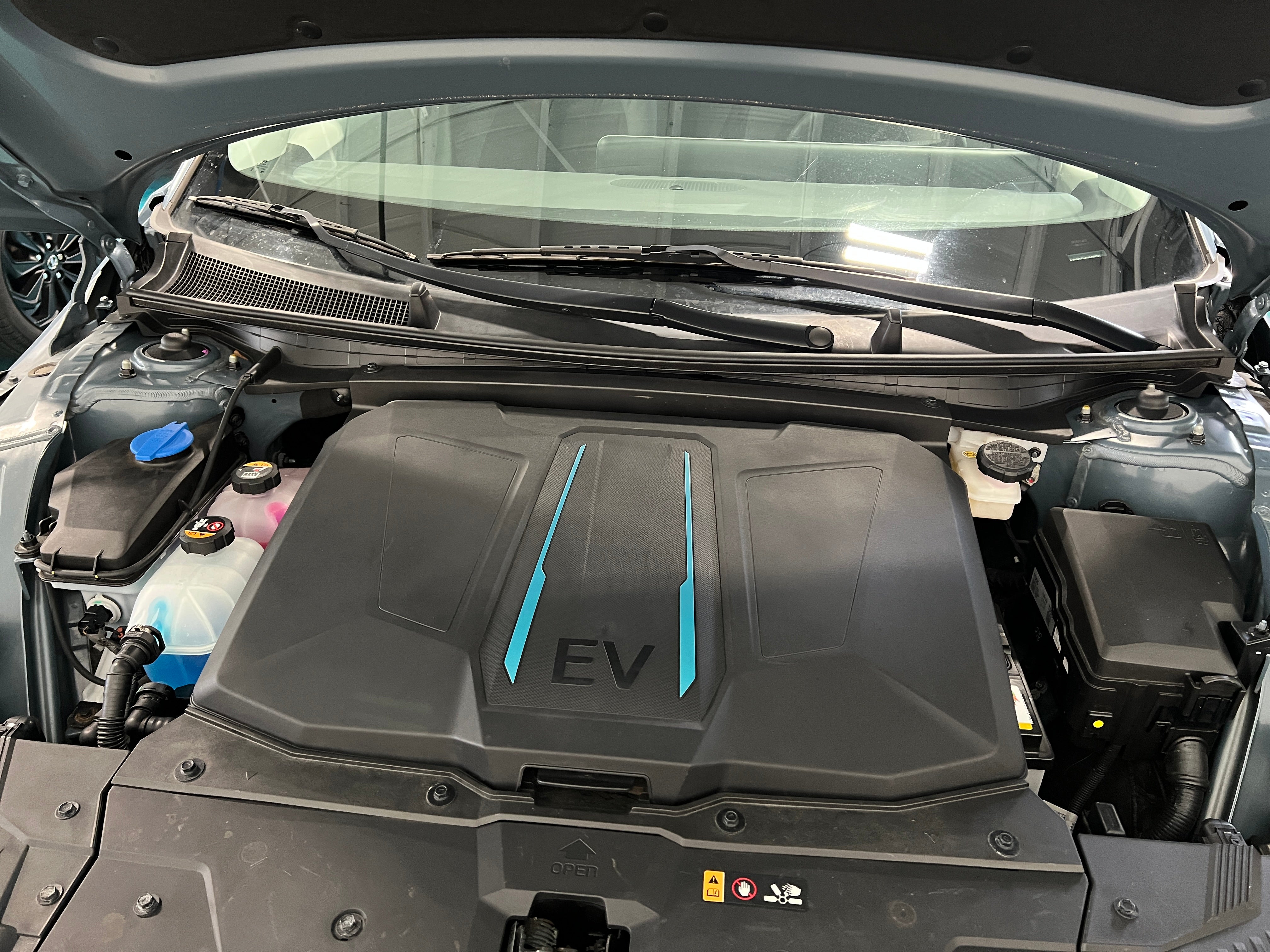 Used 2022 Hyundai IONIQ 5 SE with VIN KM8KMDAF5NU056745 for sale in Oak Creek, WI