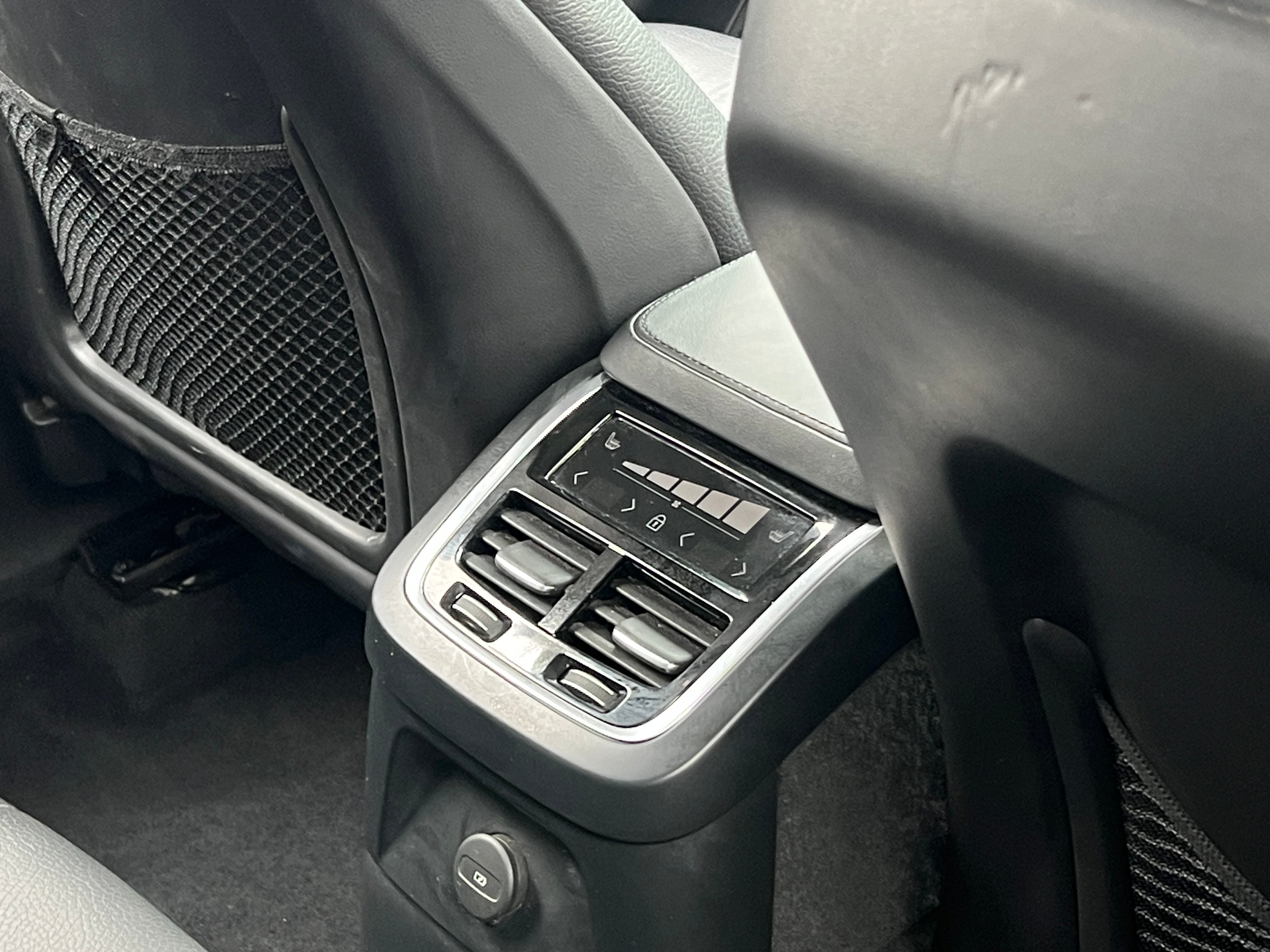 2025 Volvo XC90 Plus