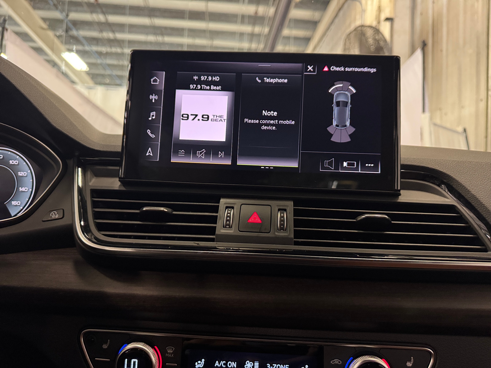 Thumbnail: 2023 Audi Q5 - 3
