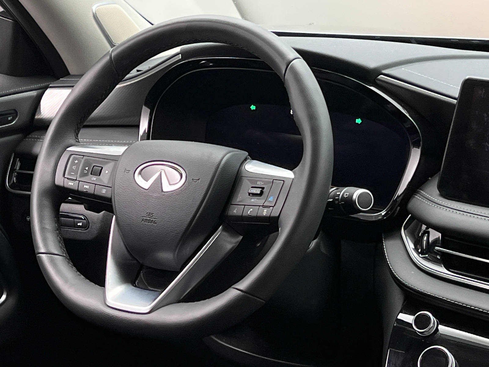 Thumbnail: 2026 INFINITI QX60 - 4