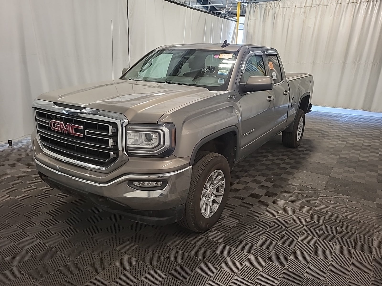 2017 GMC Sierra 1500 4WD Double Cab 143.5" Sle