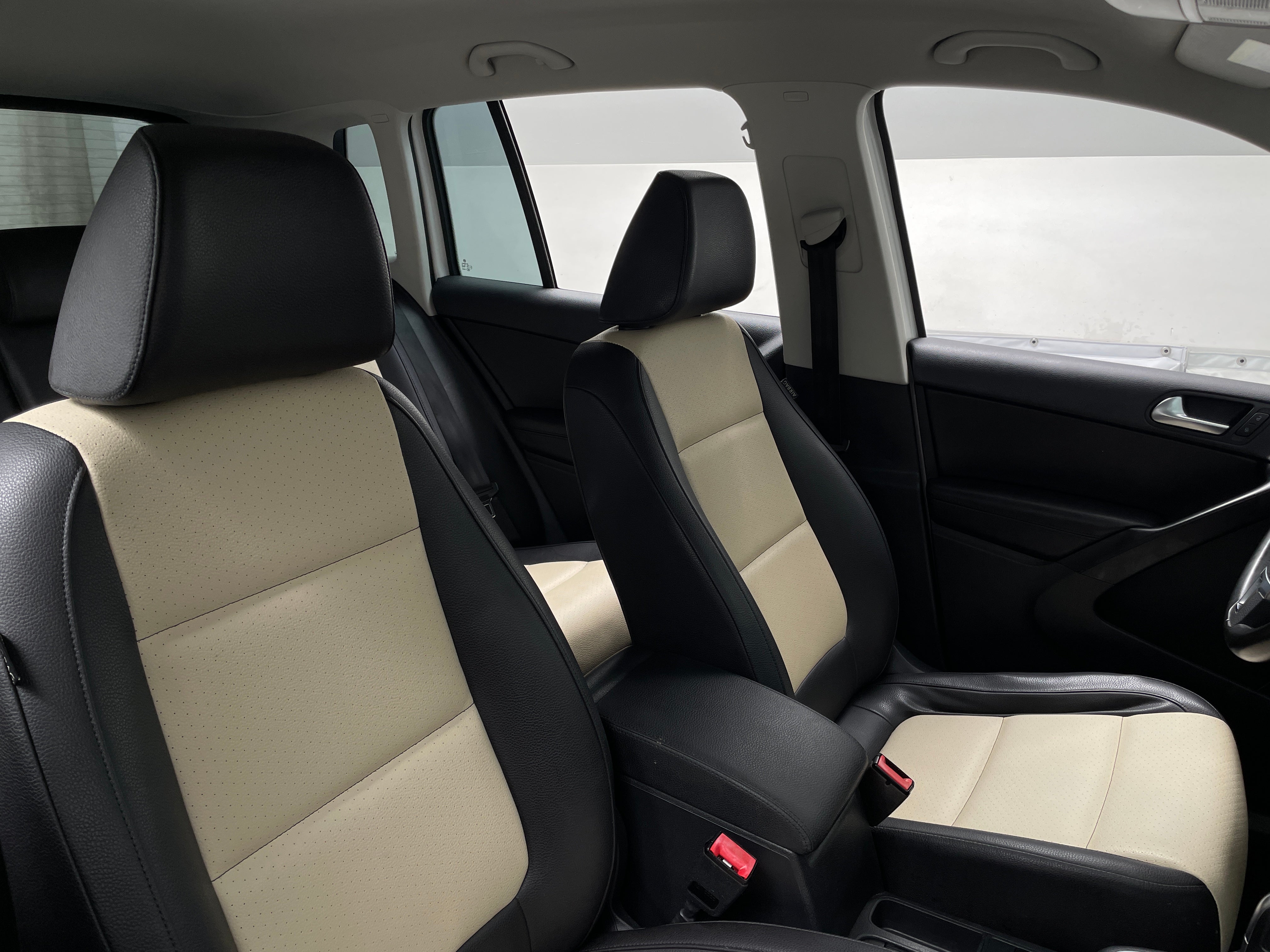 Used 2017 Volkswagen Tiguan S with VIN WVGAV7AX4HK000251 for sale in Pewaukee, WI