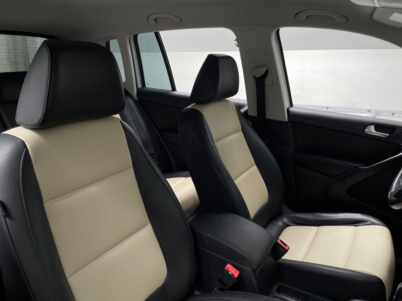 Thumbnail: 2017 Volkswagen Tiguan - 2