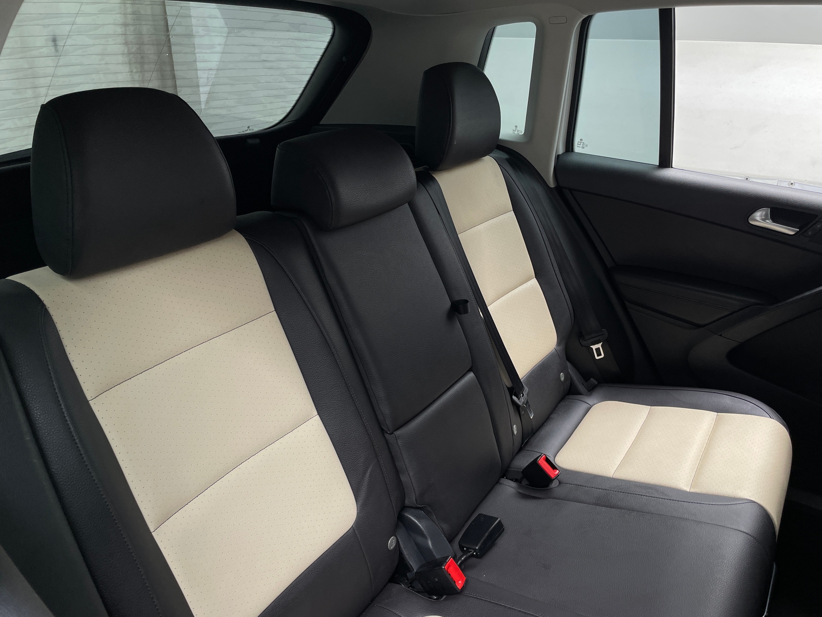 Thumbnail: 2017 Volkswagen Tiguan - 6