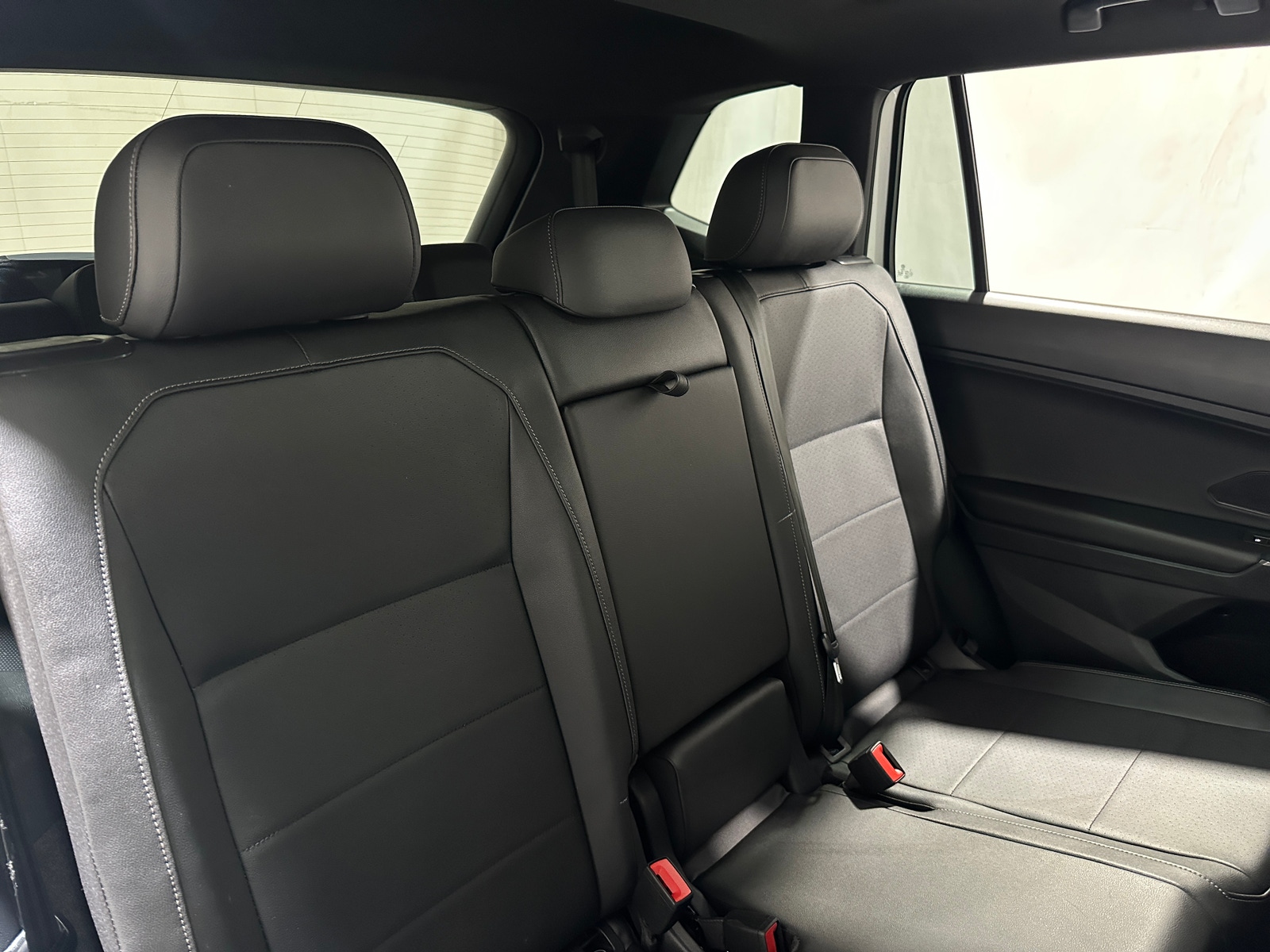 Thumbnail: 2020 Volkswagen Tiguan - 6