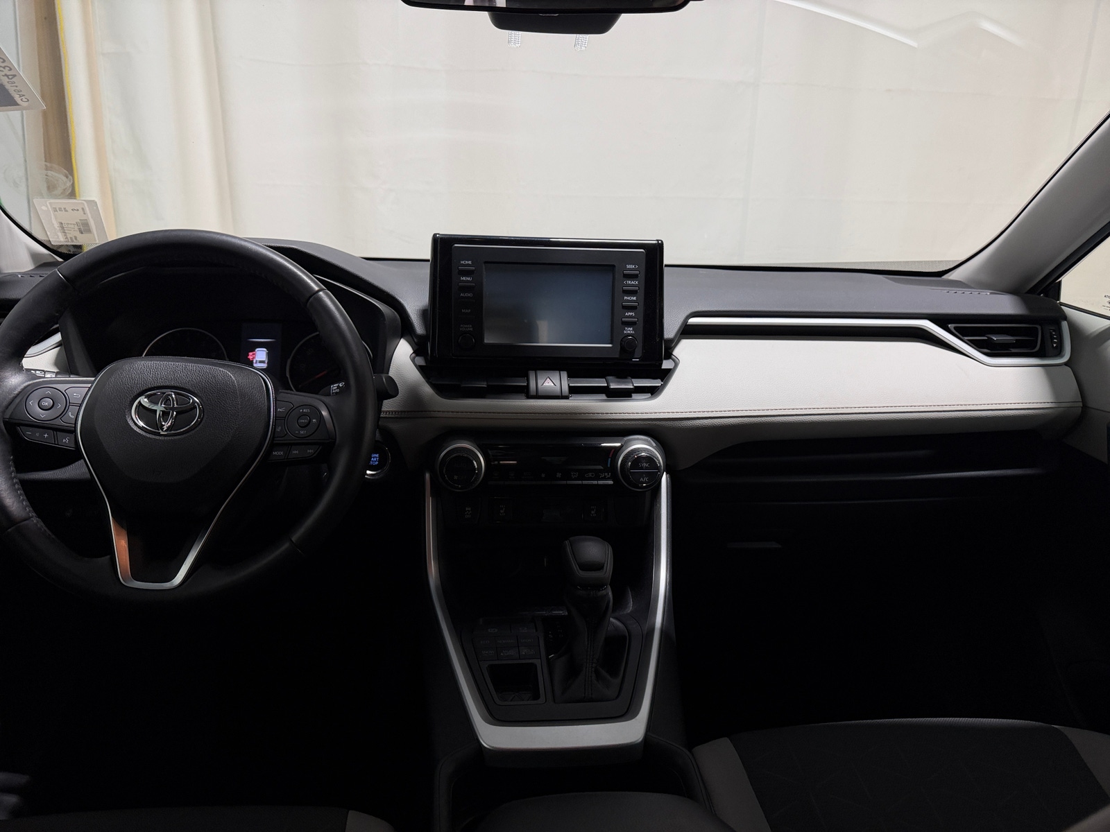 Thumbnail: 2019 Toyota RAV4 - 3