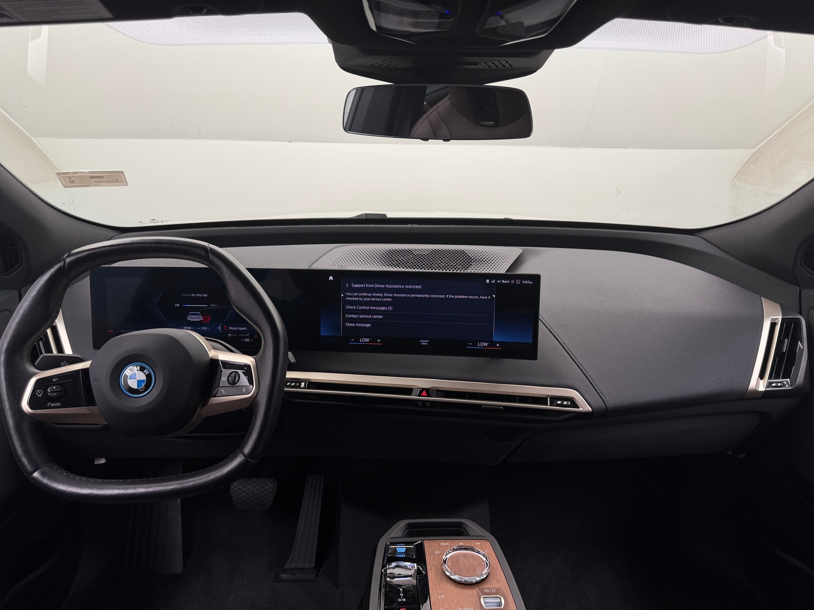 Thumbnail: 2023 BMW iX - 2