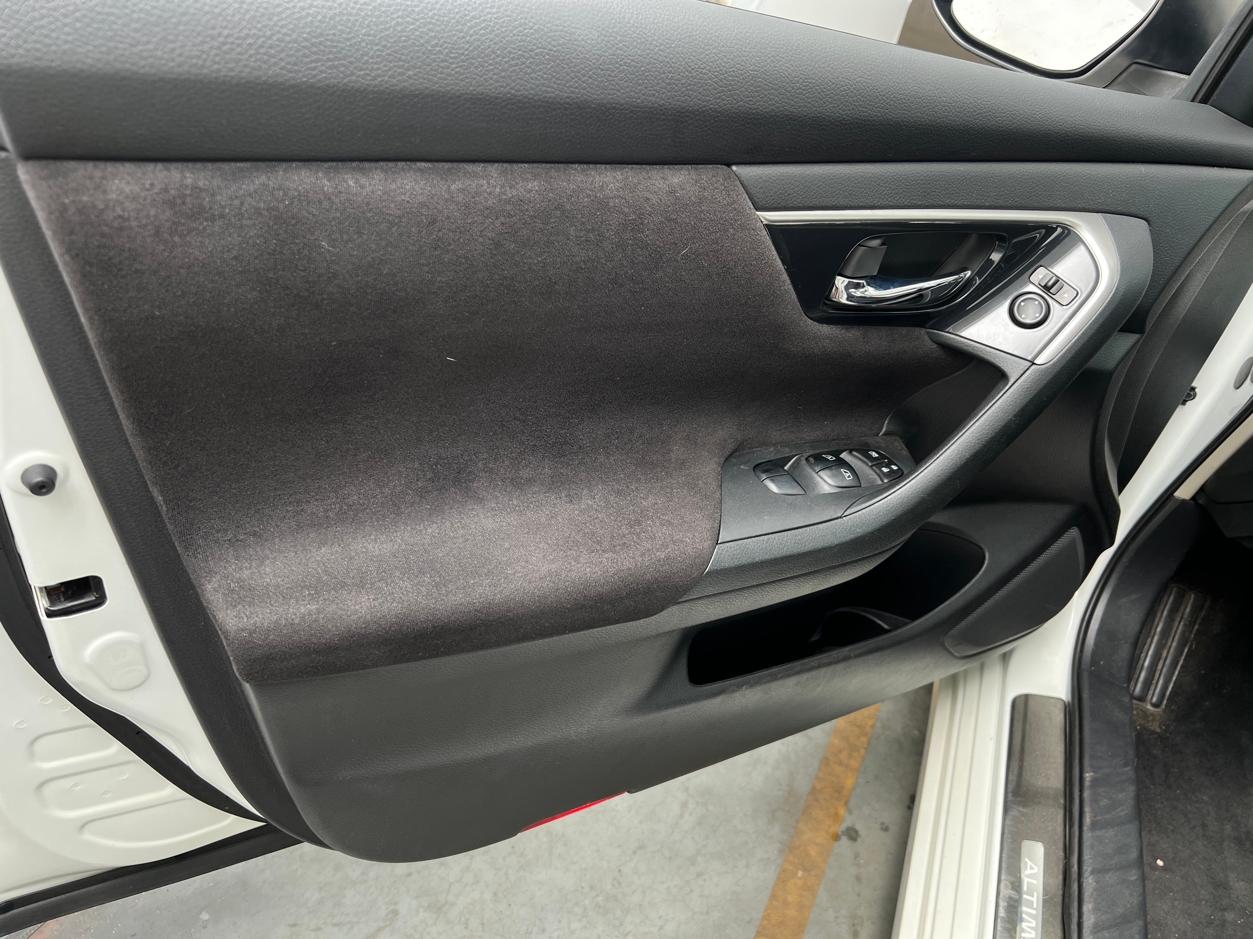 Used 2013 Nissan Altima Sedan SV with VIN 1N4AL3APXDC121525 for sale in Pewaukee, WI