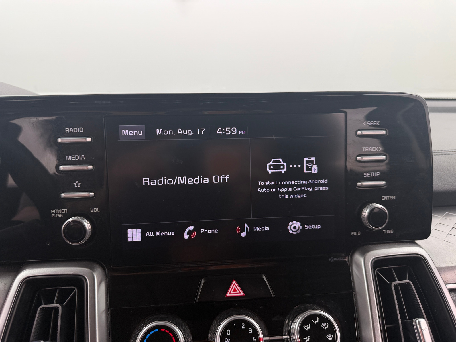 Thumbnail: 2023 Kia Sorento - 4