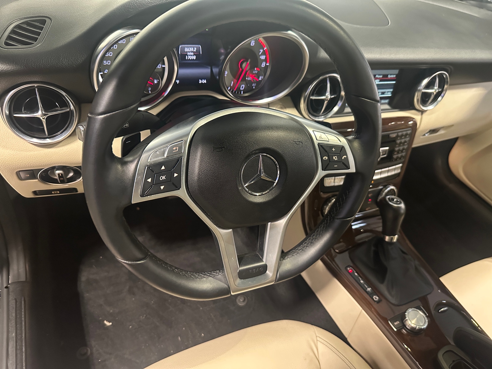 Thumbnail: 2014 Mercedes-Benz SLK - 4