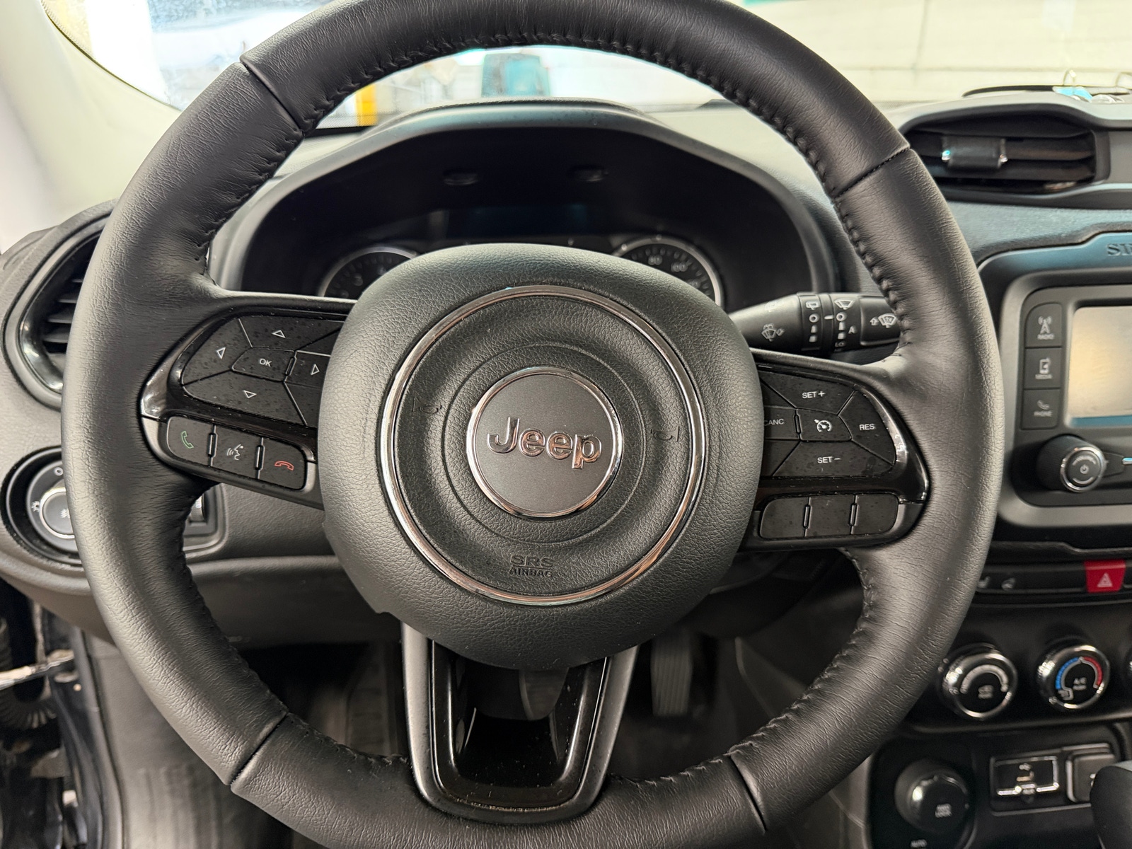 Thumbnail: 2017 Jeep Renegade - 5