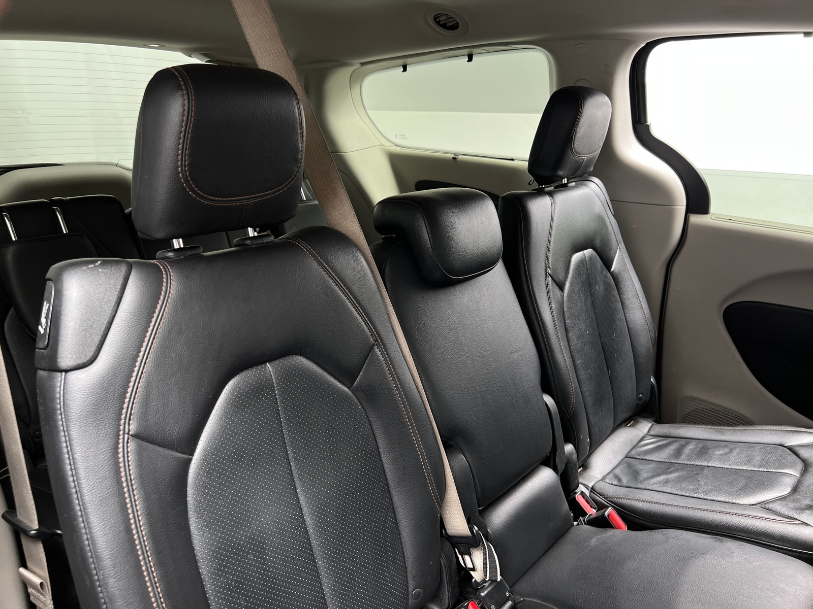 Thumbnail: 2018 Chrysler Pacifica - 5