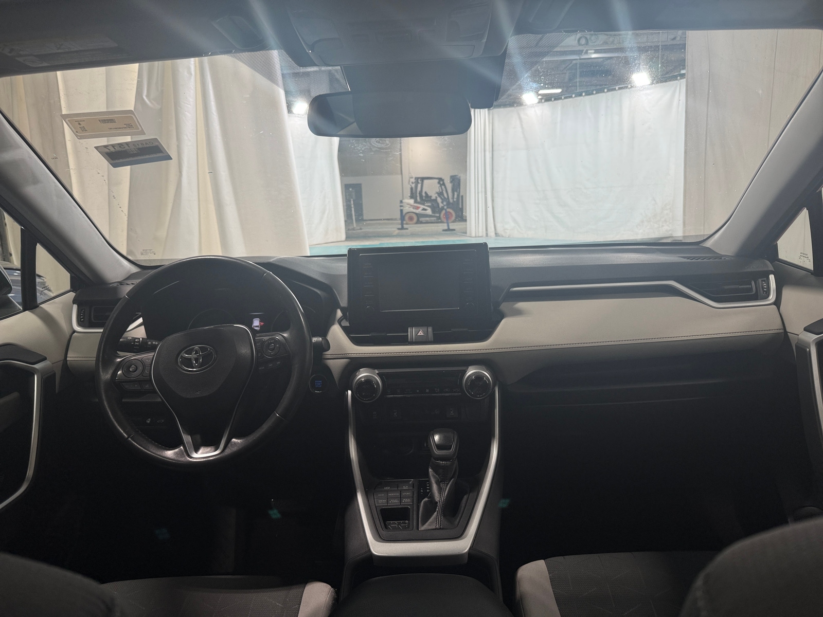Thumbnail: 2019 Toyota RAV4 - 3