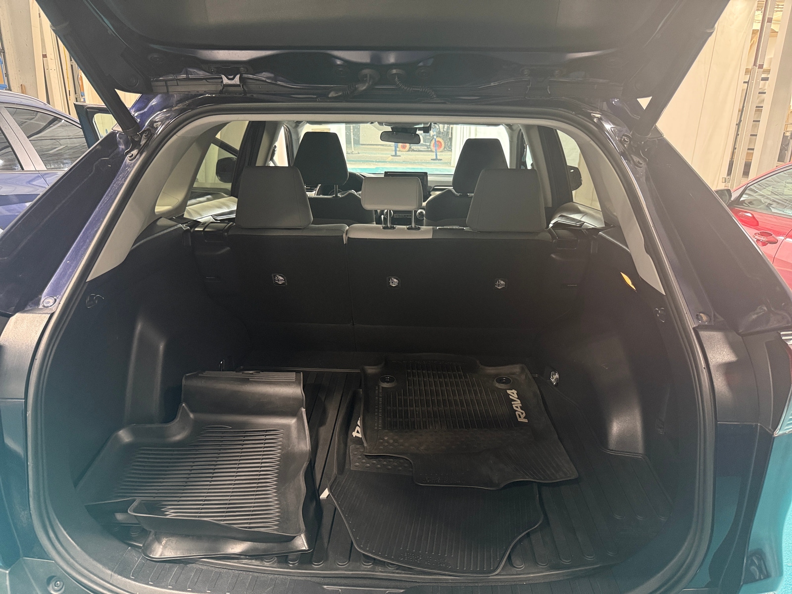 Thumbnail: 2019 Toyota RAV4 - 7