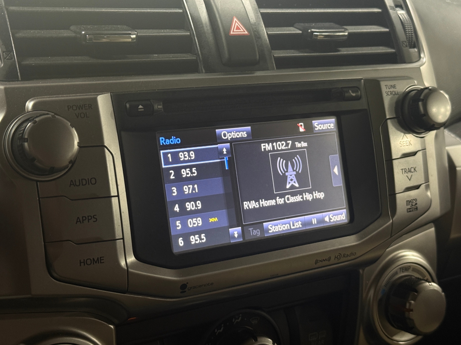 Thumbnail: 2016 Toyota 4Runner - 3